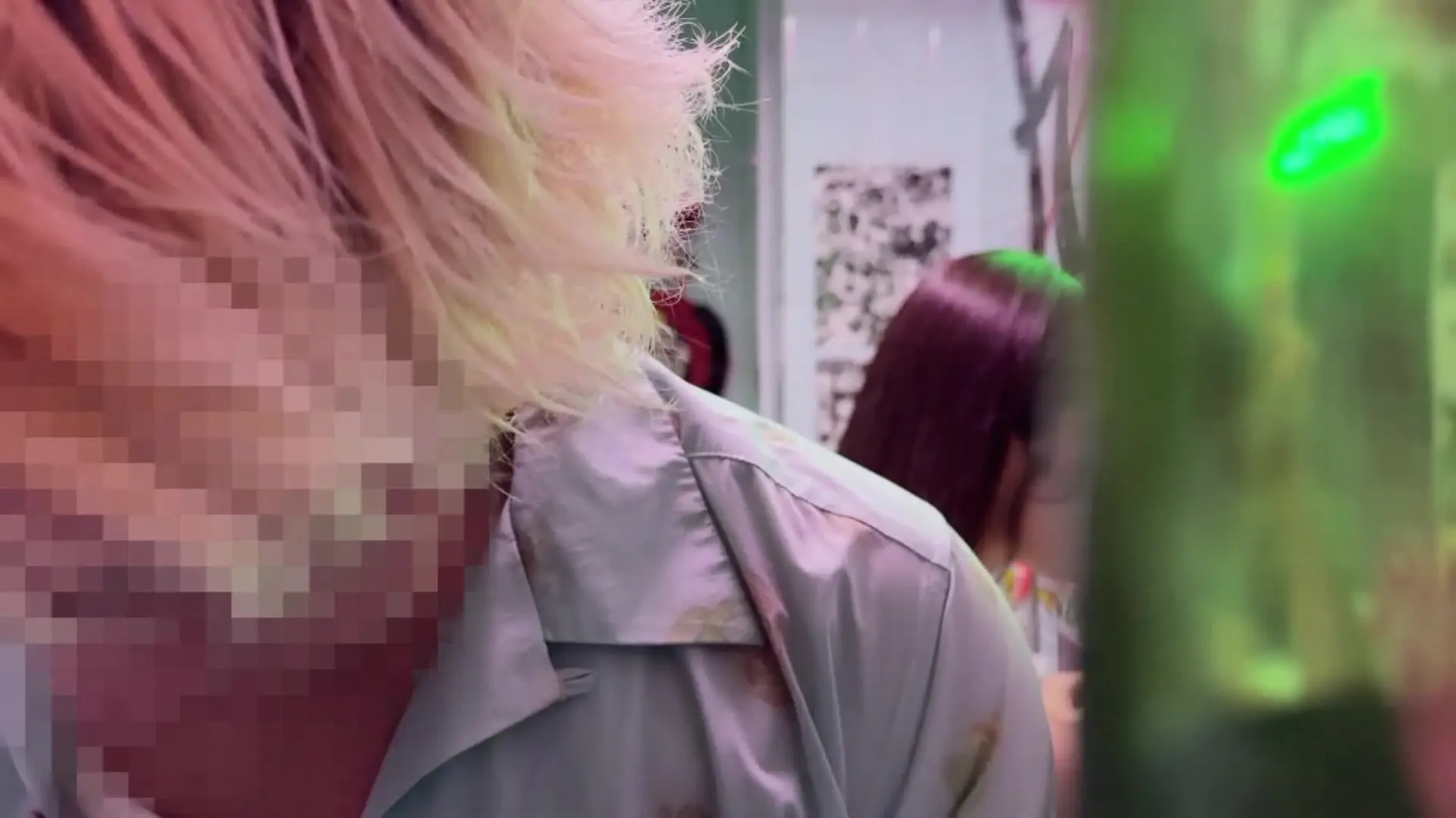 新宿界隈を縄張りにしているものです。
後輩が俺もよく行くクラブでナンパした女とそのままトイレでやっちゃったらしいです。草
動画送ってきたのでシェアしますよ。
めちゃくちゃエロくて可愛くてマジ羨ましかった… (2/2)