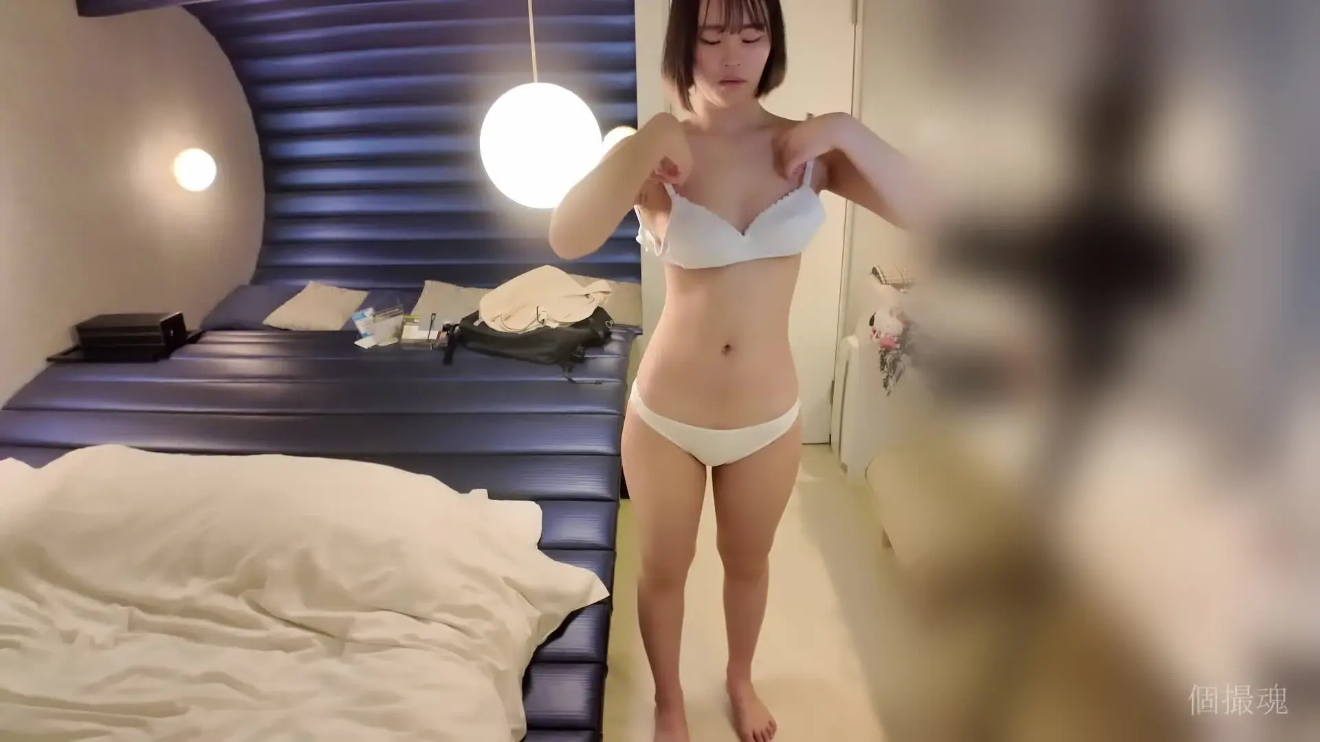 個撮魂【素人専門ハメ撮り】「19歳 身長168 今回のターゲットは19歳の美容師の卵ちゃんとなります 身長が高くてスタイルがめちゃめちゃ良く、あった時にびっくりしてしまいました」の投稿サムネイル