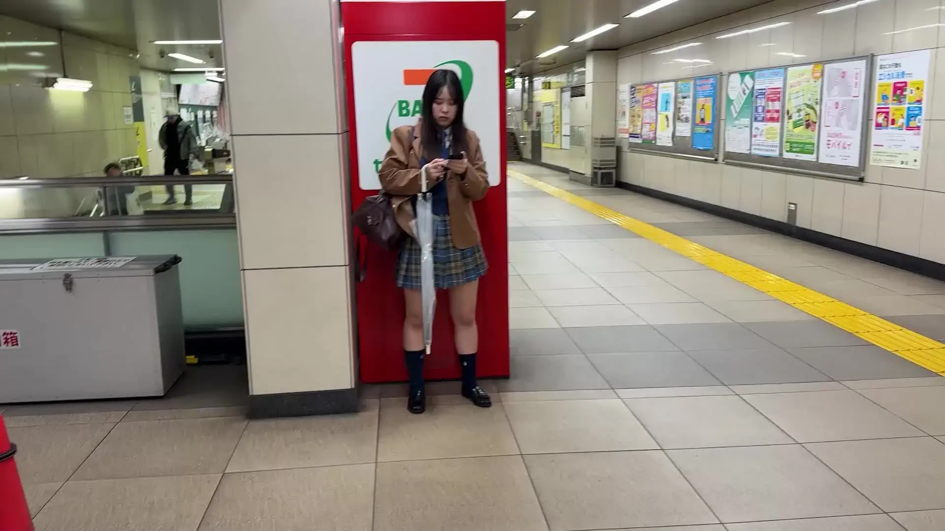 P活専門動画　サマースカイ（3日間で2日投稿中）「【経験人数1人の真面目っ子が「みんなやってる」に釣られフェラから本番までされおじテクでイキまくり真面目っ子ちゃん覚醒！超美乳Eカップ！彼氏を裏切り朝までお泊りH」の投稿サムネイル