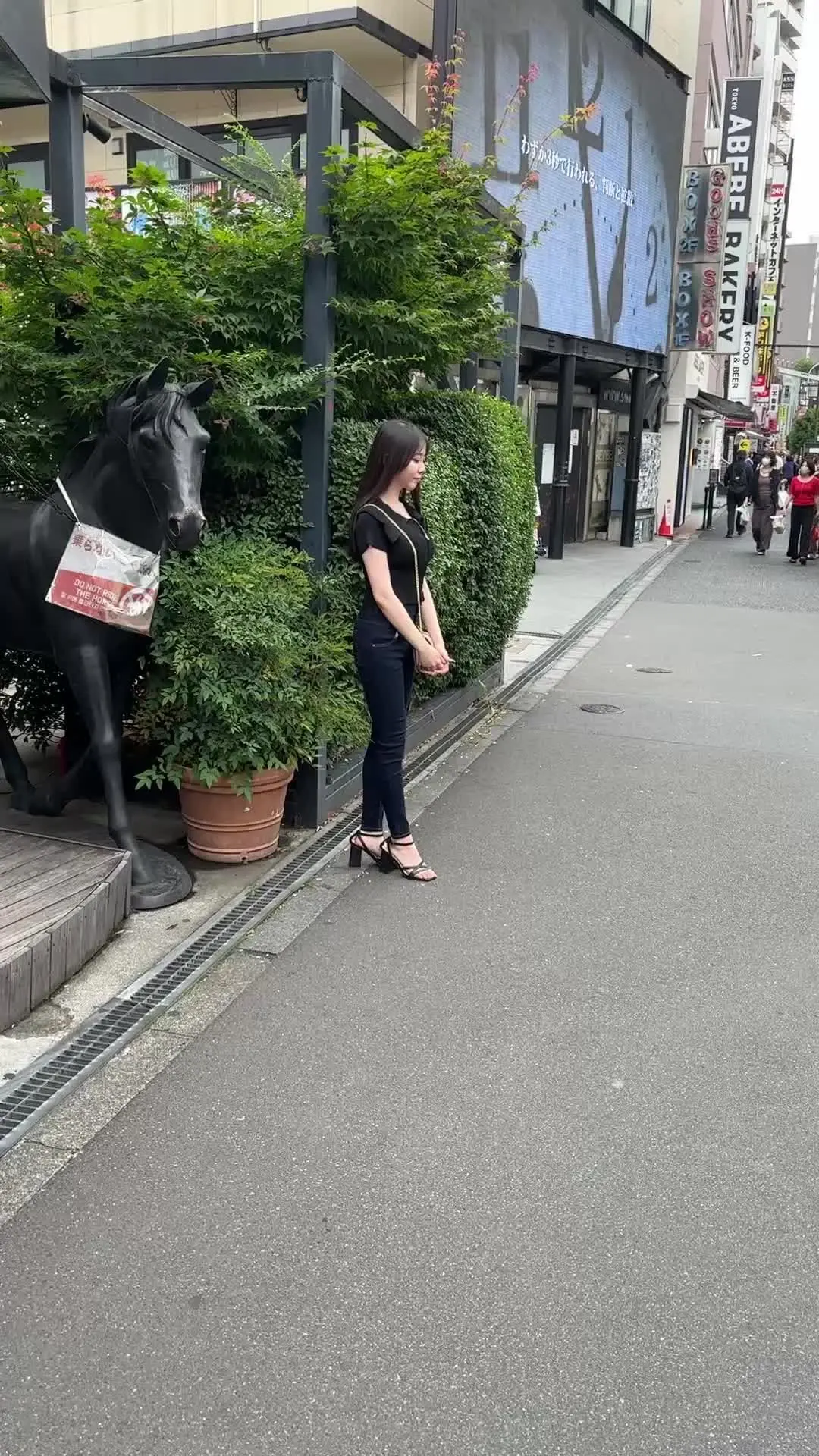 幸せの絶頂から【新婚寝取り屋】「【本編完全顔出し】 26歳広告代理店勤務の新婚さんから「実は、サレ妻なんです。裏切った旦那を見返すために私のことを寝取ってください。」と連絡を受け、生中出し」の投稿サムネイル