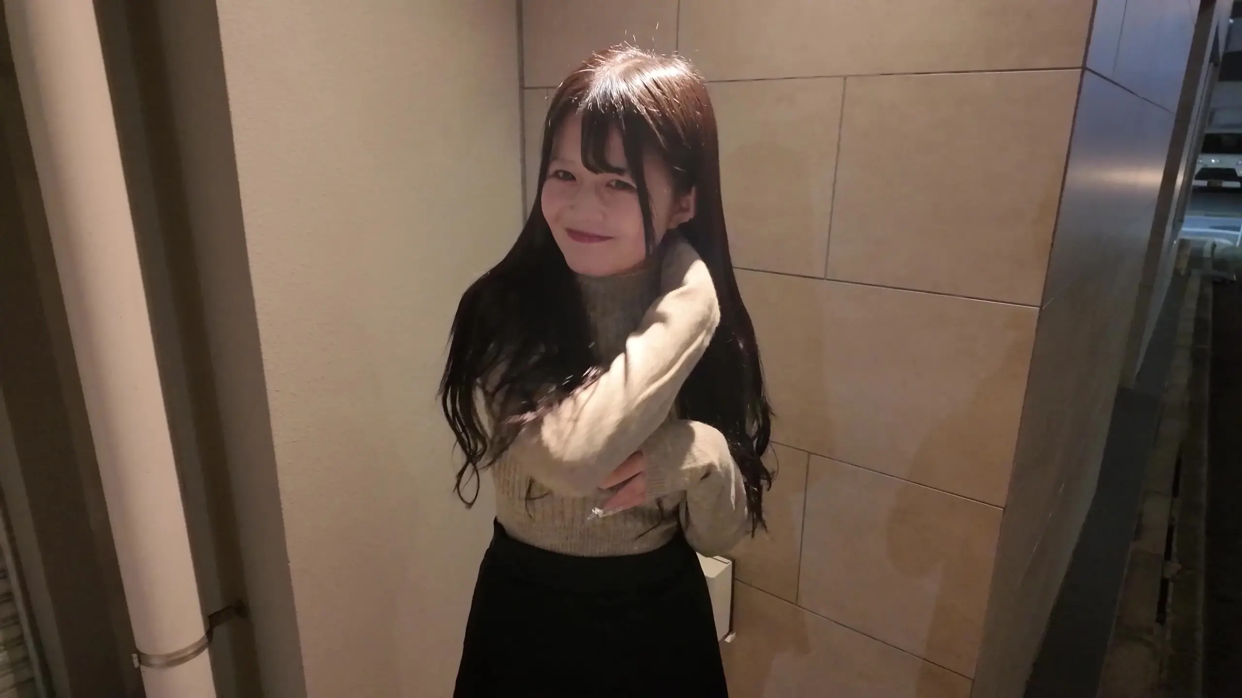 手コキ搾精女子「【本編顔出し】　みくさん　23歳　風俗嬢」の投稿サムネイル