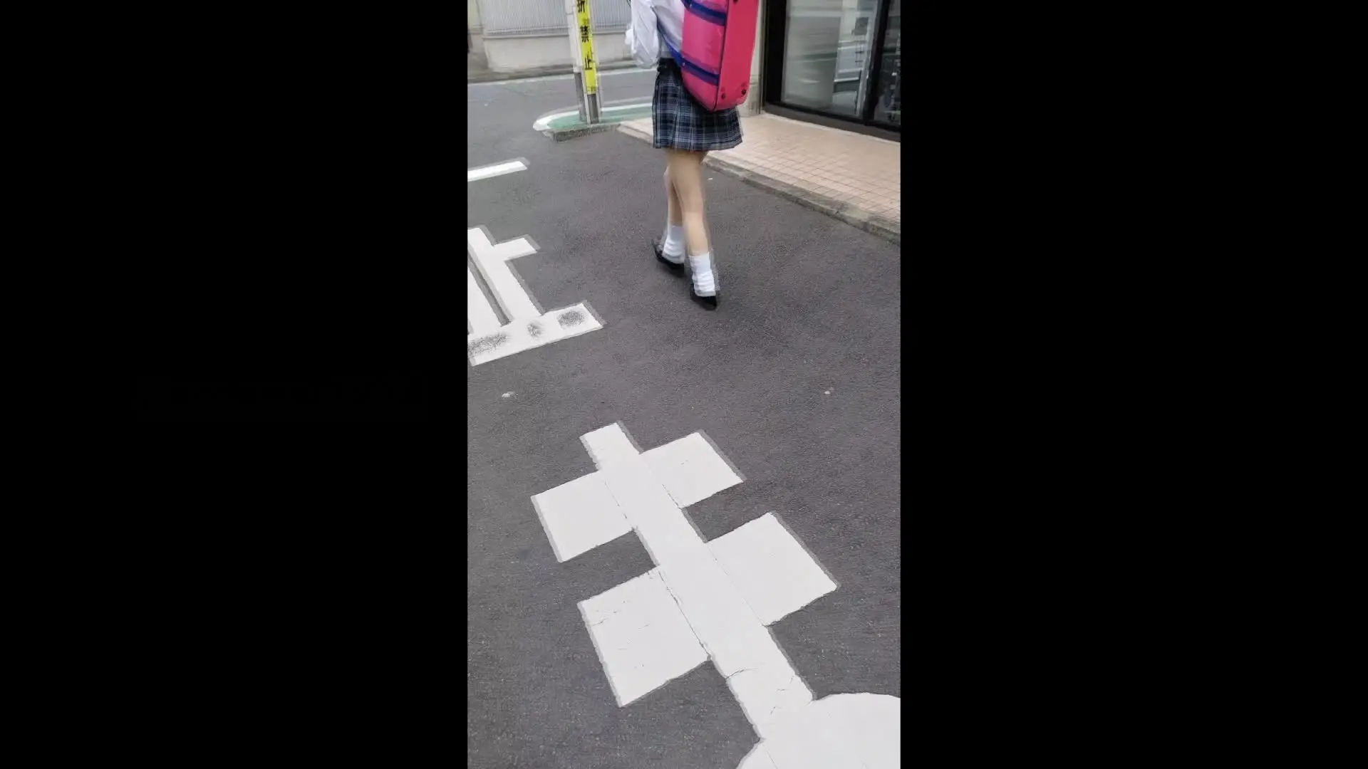 ★無名な男★出陣「他では絶対に見れない動画第2弾 期間限定18000円→7980円 正直言います。値段は高いです。」の投稿サムネイル
