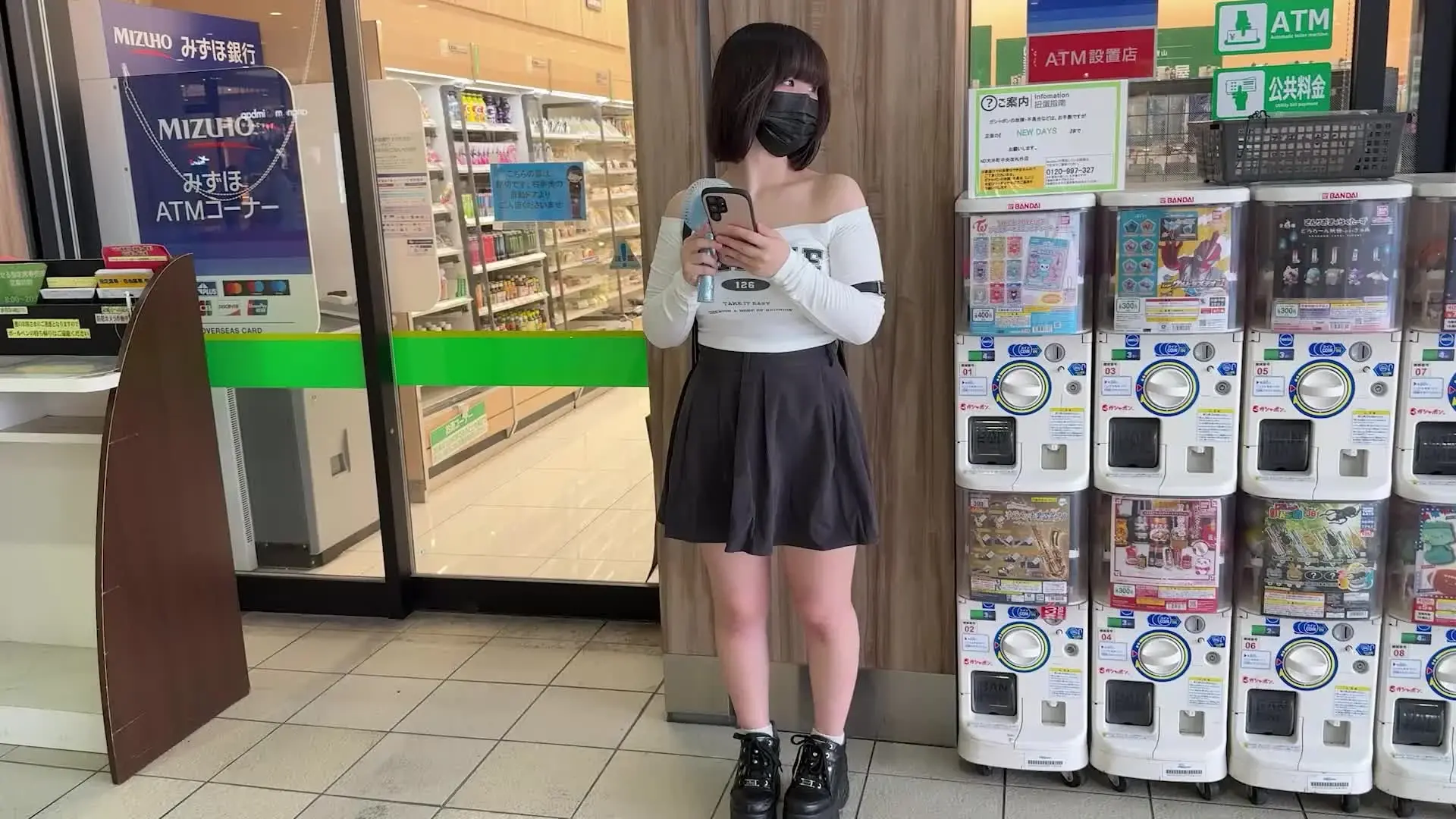 【浪人生の日常】※毎日更新※「【美乳Fカップ有名人気ライブ配信者】彼氏と別れると言いながらHをおねだりしてきたので中出し完了」の投稿サムネイル
