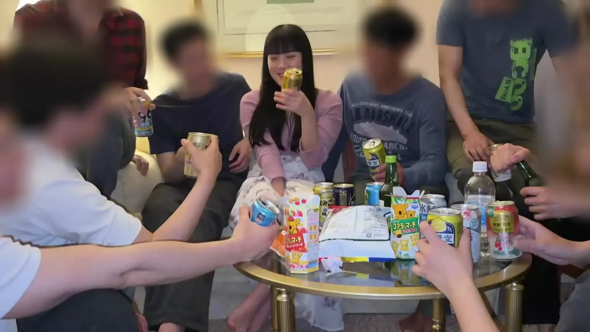 ヤリサーの裏アカ「某有名チェーンの居酒屋でアルバイトしてるヤリマン美女 ※本編”完全顔出し”です。」の投稿サムネイル