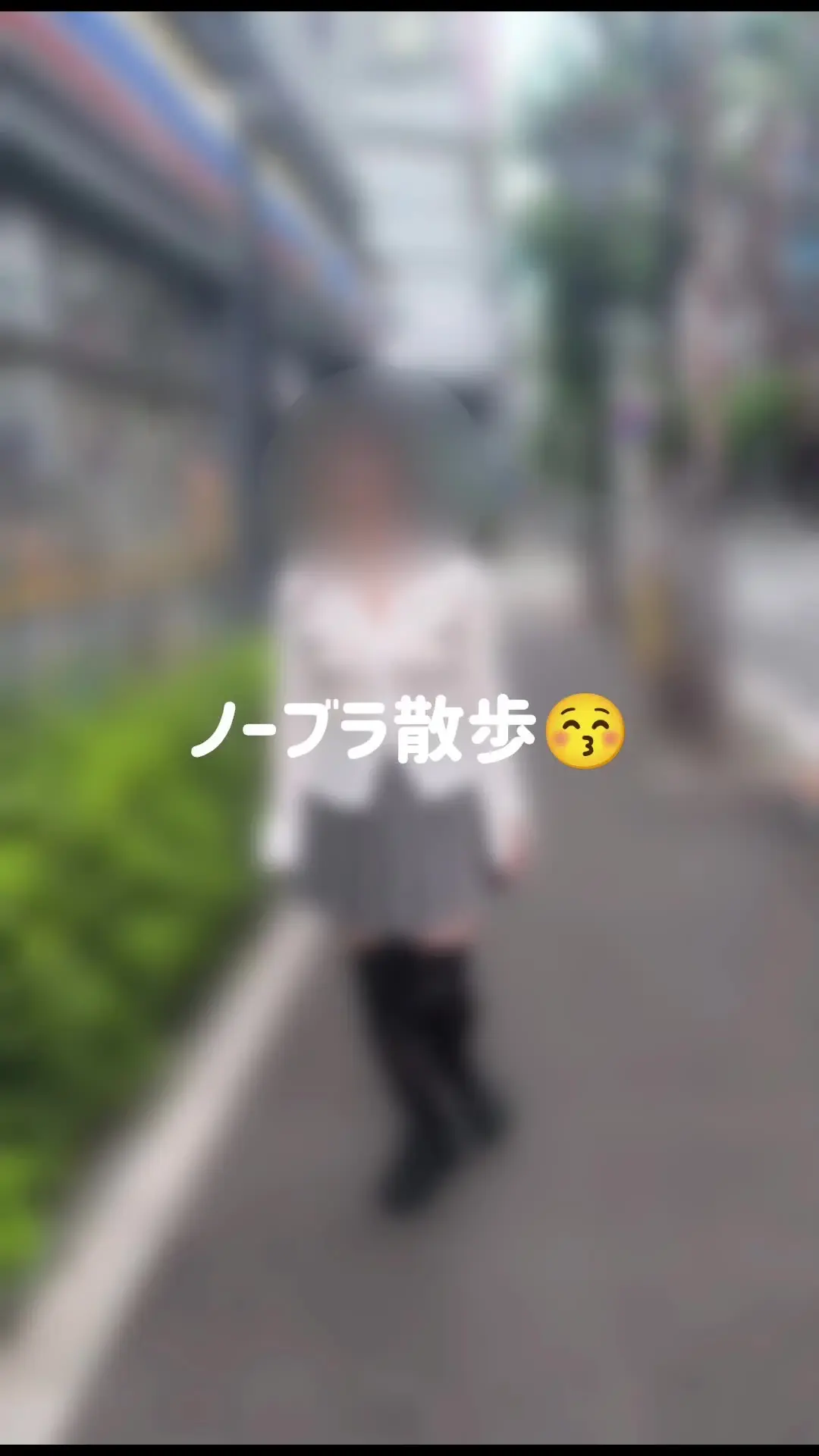 アクア＆タイガ「今回はシンプルに散歩シーン。 みなさん、こういうの好きですよね😍」の投稿サムネイル