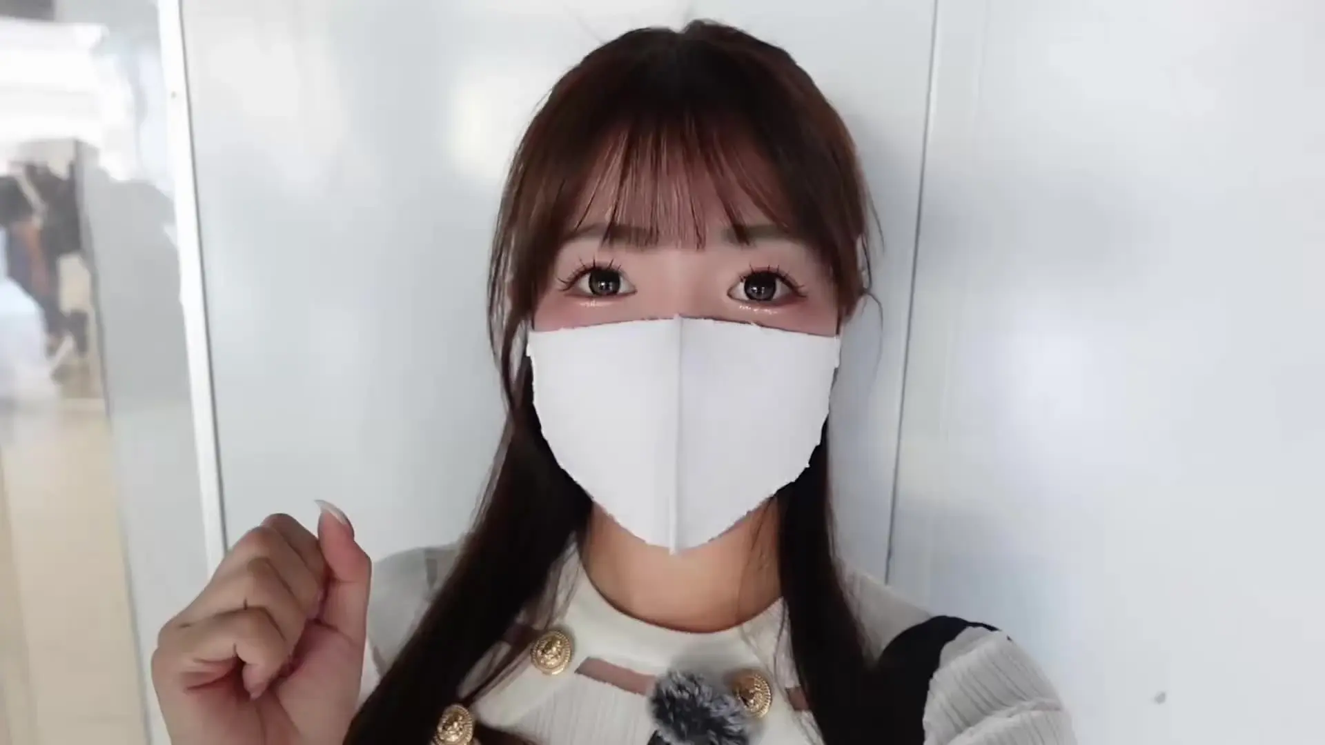 ミニスカOLゆうのパンチラ報告👼「【マスクを外した動画を初公開❣️】昼間からノーブラ散歩で露出しちゃうOLは好きですか？🥹興奮してクリ・ナカ２点責めで連続絶頂しちゃう動画♡」の投稿サムネイル