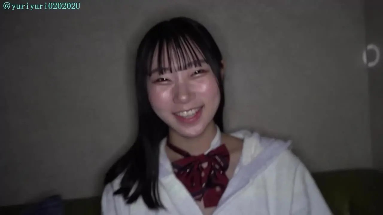 ユーリ「【顔出し】仲良しの元人気AV女優かなたちゃんとモコモコパジャマでお泊りセックス＆制服コスでのハメ撮り二本立て」の投稿サムネイル