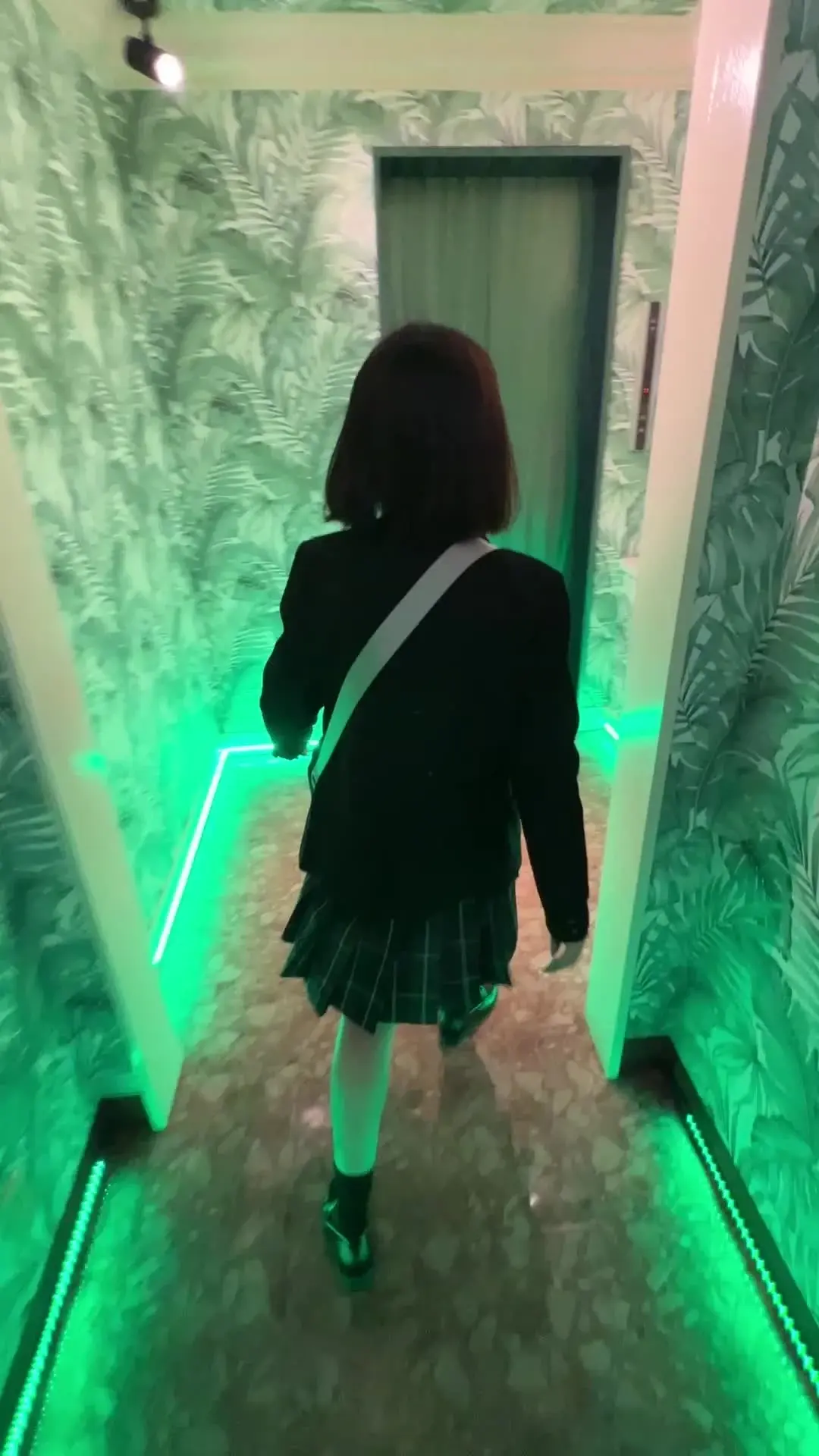 18歳🐙大阪の合法L●Kりん🐰「【18歳合法L●KがSMデビュー】正直ここに入るとは思ってなかったです(ᐢᴖ ·̫ ᴖᐢ)」の投稿サムネイル