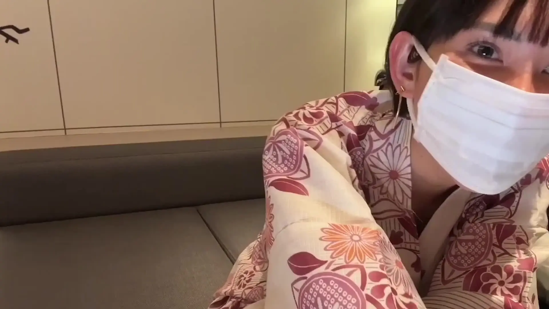 丸の内OLレイナ「🍷謎男特別編🍷レイナ完全プライベート動画🍷 謎男くんと完全プラベの温泉旅行♡ お酒もたくさん飲んだところでお互いにスイッチが入っちゃって…」の投稿サムネイル