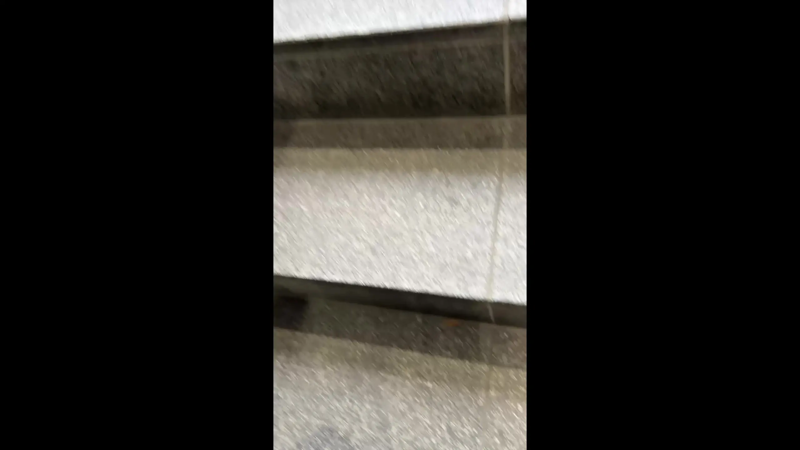 大学生の性事情。「本チャンネルで大人気の「学年一モテる爆美女」について、「どんな子なんですか？」ってDMを本当によくいただくので…」の投稿サムネイル