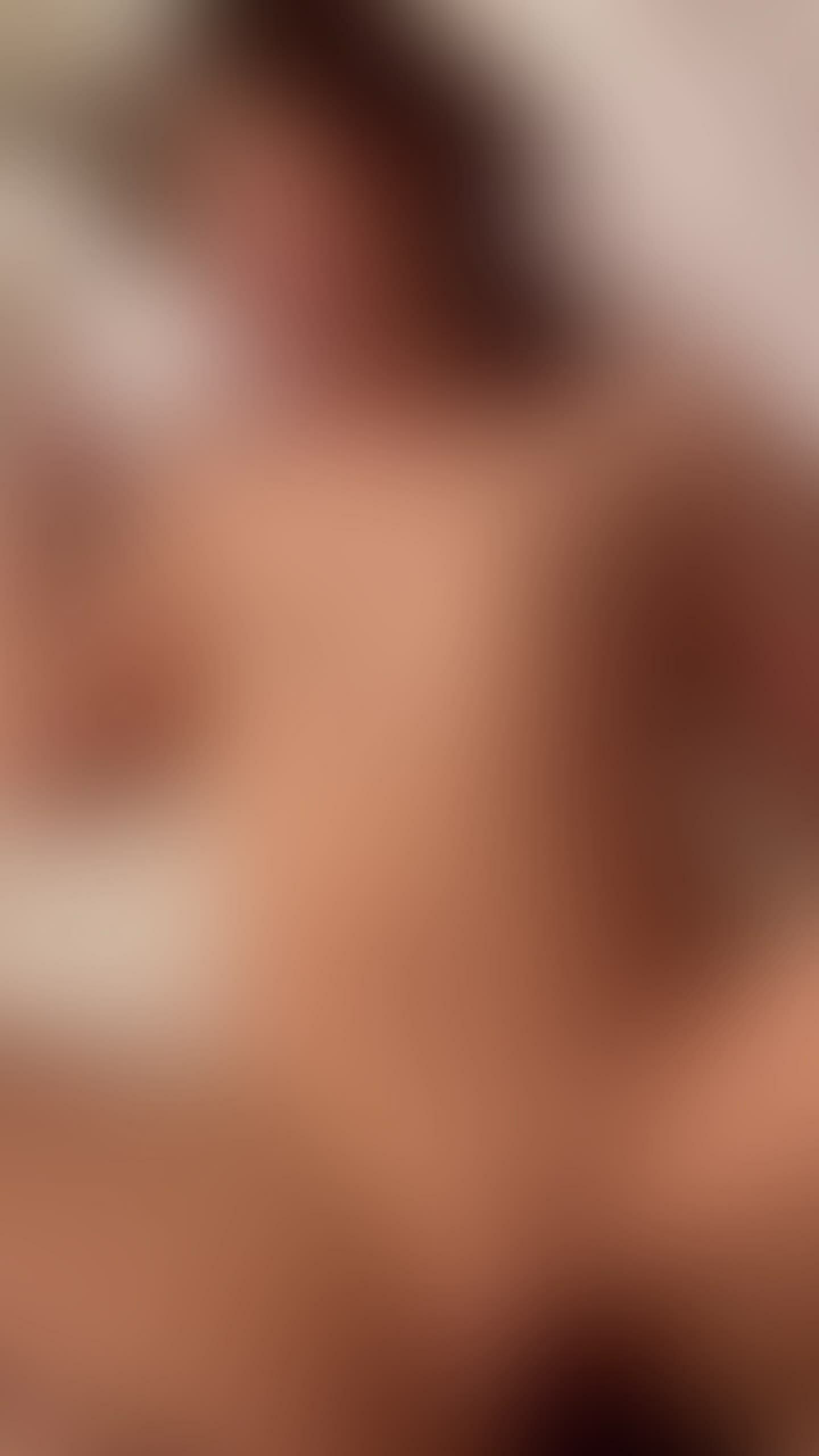 人妻Rちゃん「少し前のですがラブホテルでした時の動画です♡ 最後は好きな電マ使ってます🤭」の投稿サムネイル