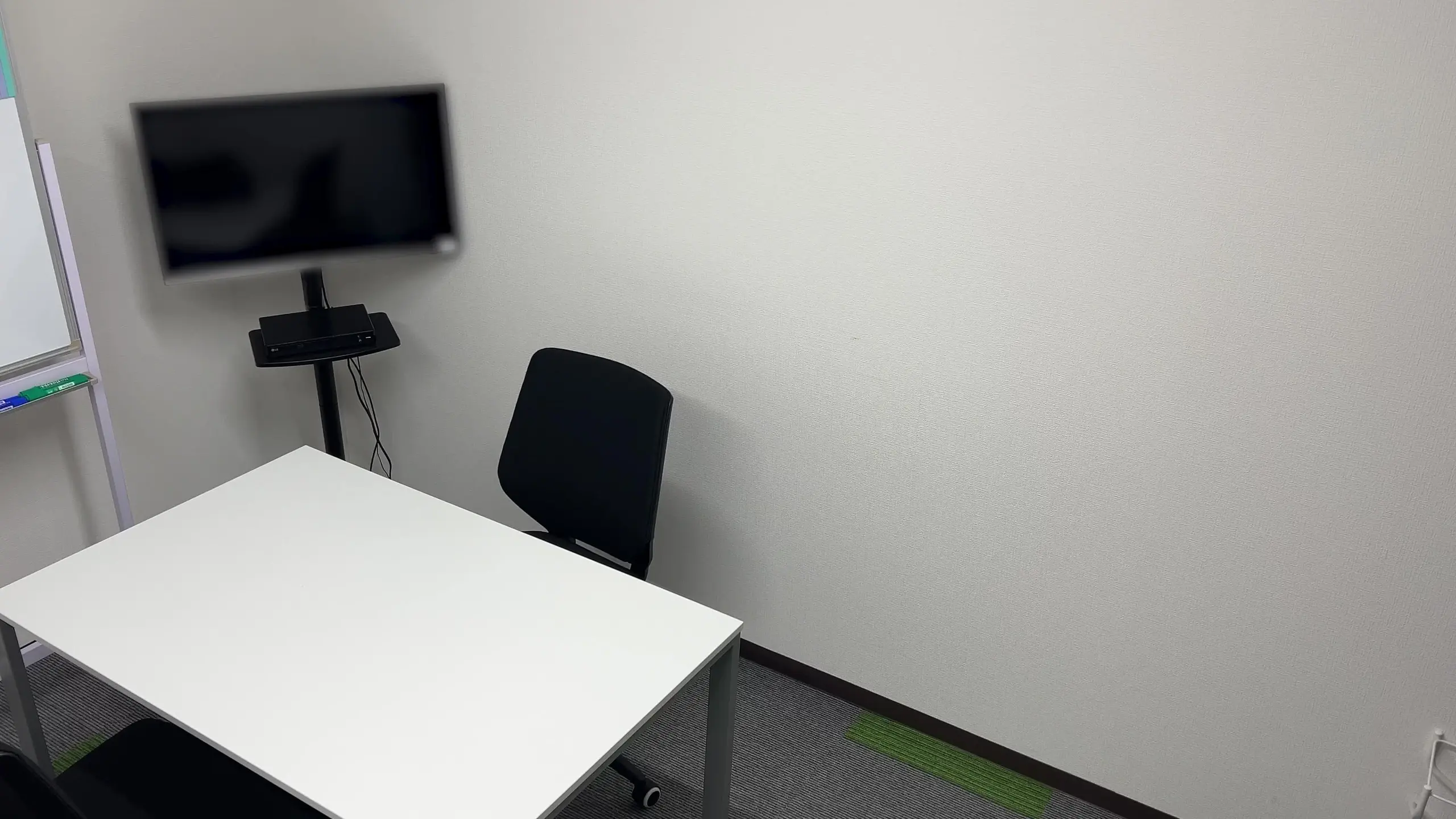 リアル万引き女の結末「今回はまさかの予想外な展開です 私もタジタジです。。 今回は若い人妻 話を聞いて行くと旦那の稼ぎが少なく、遊びに使ってしまって家に金を入れないようです」の投稿サムネイル