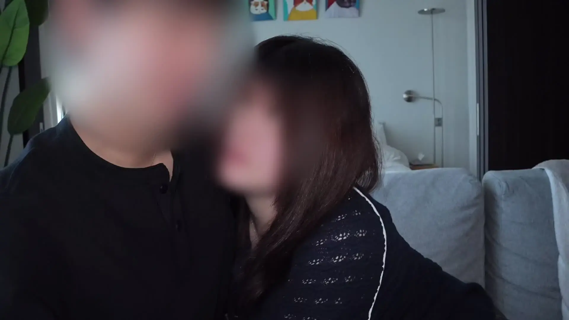 ゆの【女の子家に呼んでハメ撮りしてます】「普段は事務職として働いている19歳Gカップの女の子がお家遊びきてくれました。」の投稿サムネイル