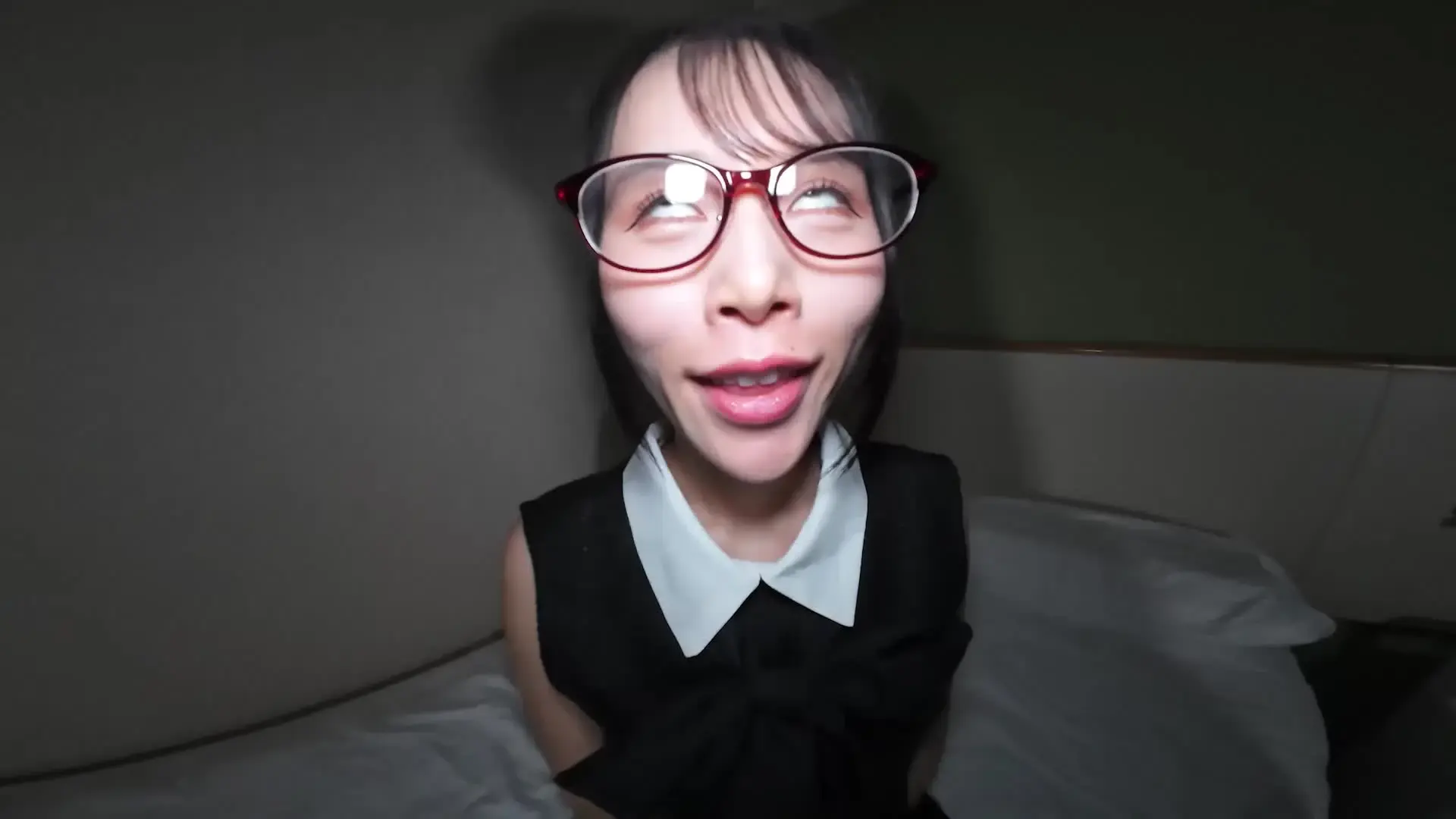 バチボコ😈るでぃ「【30％OFF】通常7100円→今だけ5000円🉐メガネの生意気元AV女優をバチボコにしてアヘ顔ぶっかけ」の投稿サムネイル