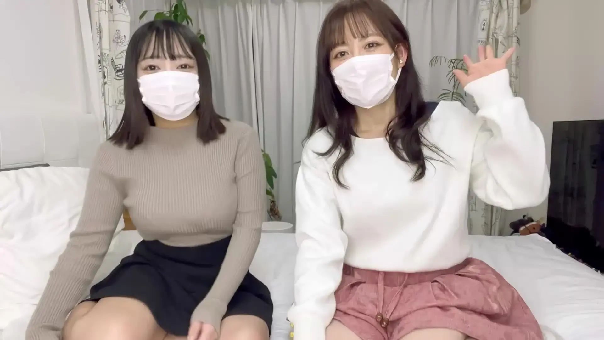 広瀬ゆう（Yu Hirose）「【レズ初体験記念♡通常3000円⇒780円】 18歳Gカップみおちゃんと初めての濃密レズSEX♡ ピストンで揺れ揺れ…２回連続ガチイキ!!［1182作品目］ つ」の投稿サムネイル