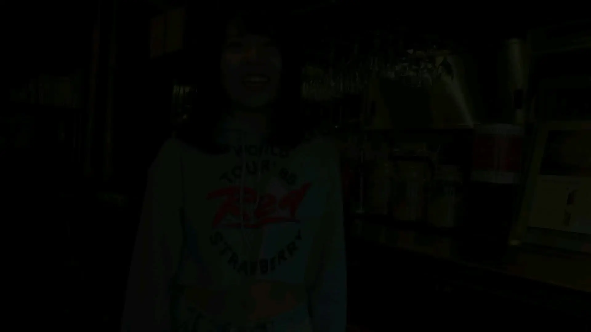 バーでバイトするホンモノ女子大生と店内でヤル!
フル動画はコチラから⇒
https://myfans.jp/posts/4b543e78-9f51-4c22-bd75-9258a1cc70bc
春休みを利用してバイトしてるガールズ・バーに昼間おじゃましてAV撮影に…
酒を飲んだらやたらヤリたがる彼女には、
どんどんお店のお酒を飲んでもらってエロい行為に…
上の口にはチ○ポ、下の口にはシャンパン一気飲みでゲロゲロ(T_T) (2/2)