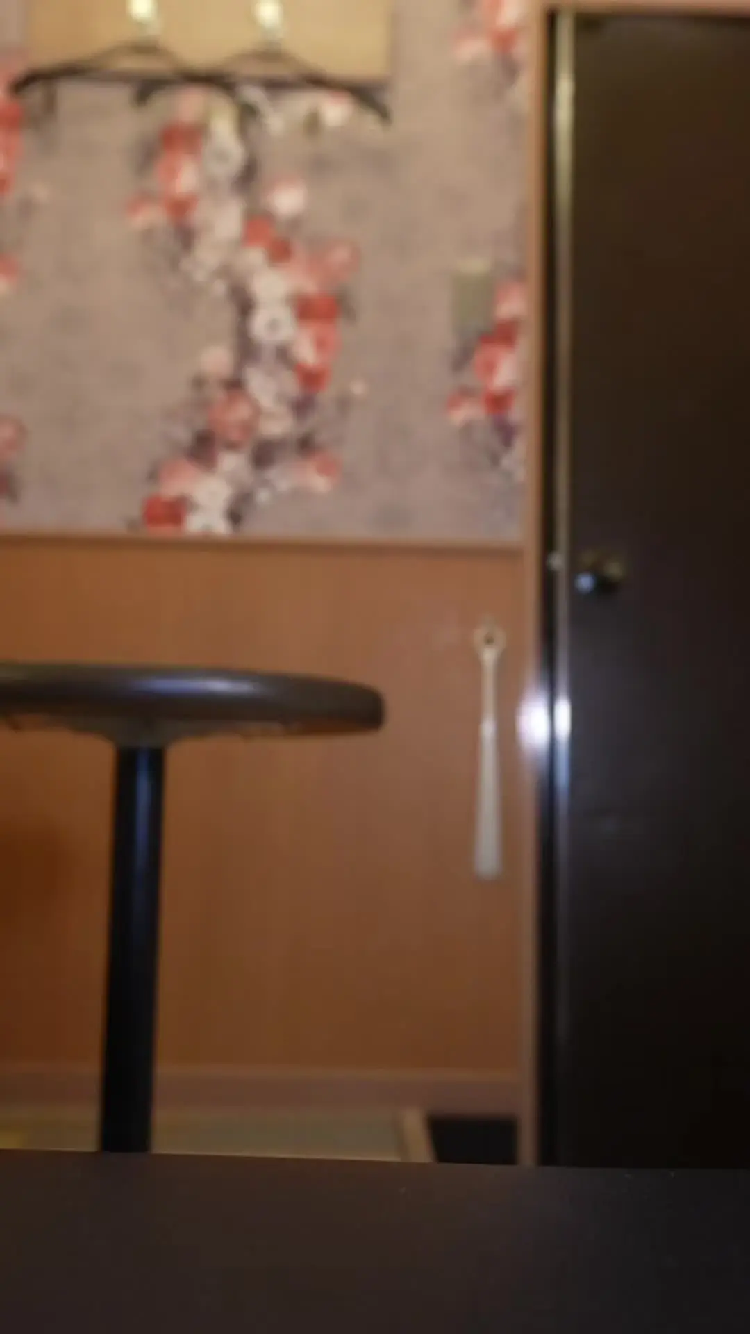 舐め犬ポチ「舐め犬を探しているというスケベな38歳OL。 舐められるのも大好きだが、それ以上に「ちんちん舐めるのが好き」という変態お姉さん。 今日も舐め犬するつもりが、「と」の投稿サムネイル