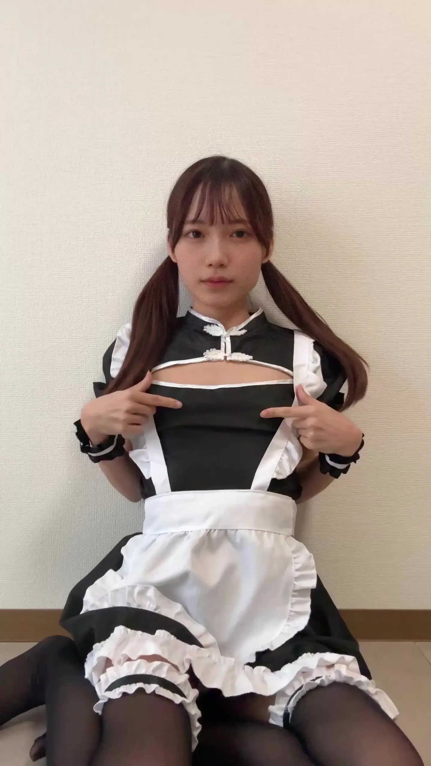 OLももか⛳️元アスリートの裏アカ「お疲れ様です、ももかです。 今日は、これまで私が裏の活動として記録してきたコスプレ動画をひとつにまとめた、前半パートの総編集をお届けします。 普段は制服やスーツ」の投稿サムネイル