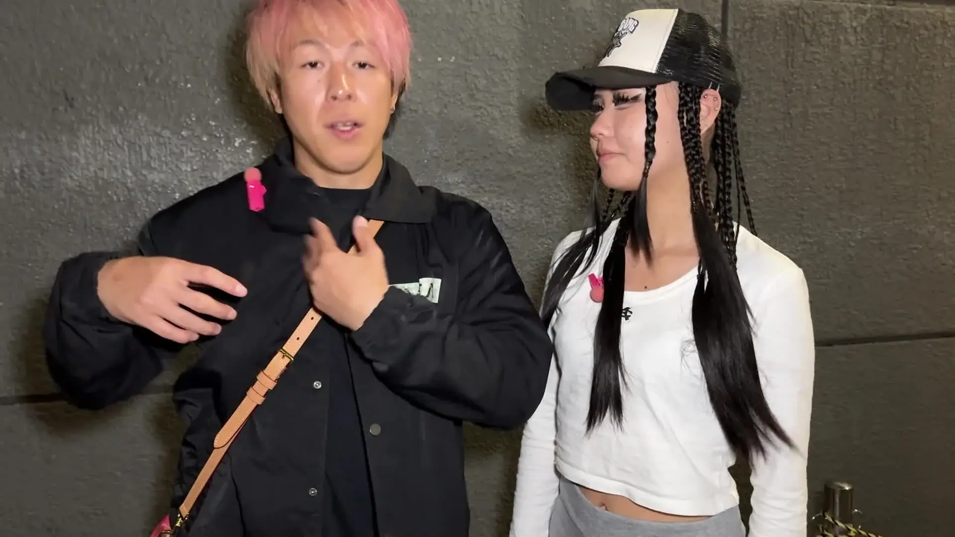よるび🌙夜の美女図鑑🩷「【神回‼️】🩷3回戦❤️‍🔥スタイル抜群な19歳ギャルが路上で自らブラをまくって生乳見せてくれて乳首いじらせてくれたww【おっぱい大作戦🩷#834】」の投稿サムネイル