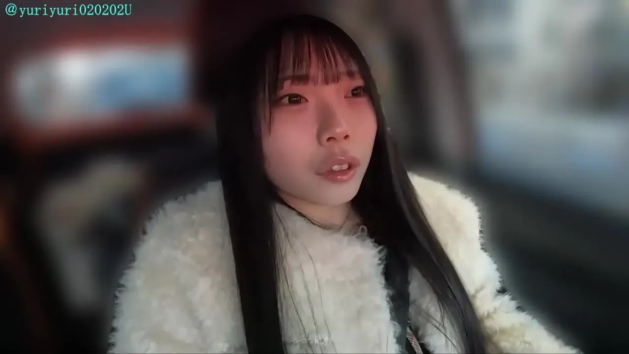ユーリ「【顔出し】彼氏と別れてから沼り気味なＨカップＪＤちゃんと大学サボってお泊り生ハメセックス ↓初めて会った時のハメ撮り」の投稿サムネイル