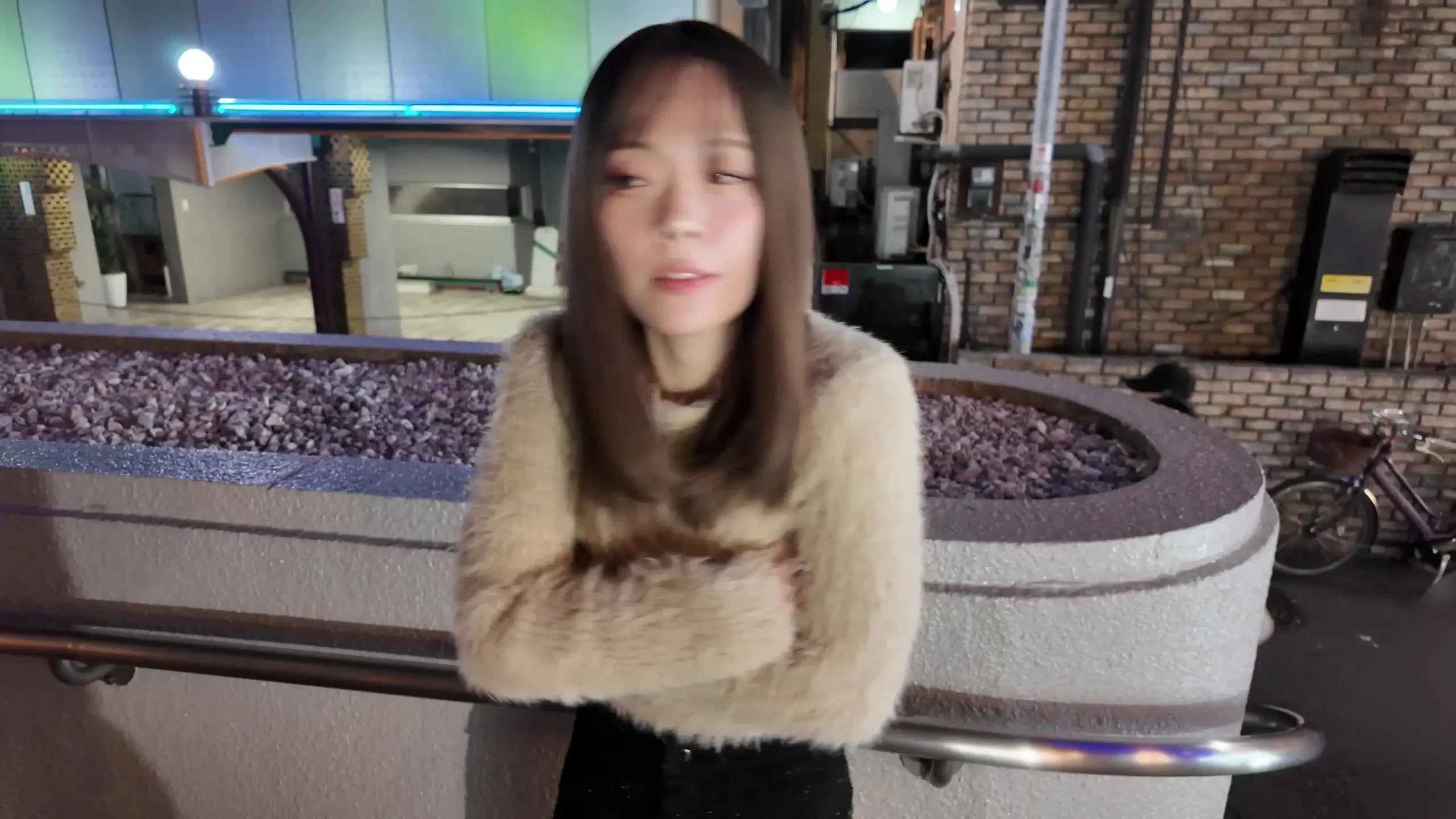 手コキ搾精女子「関連動画↓ M男/手コキ/痴女 M男/手コキ/痴女」の投稿サムネイル