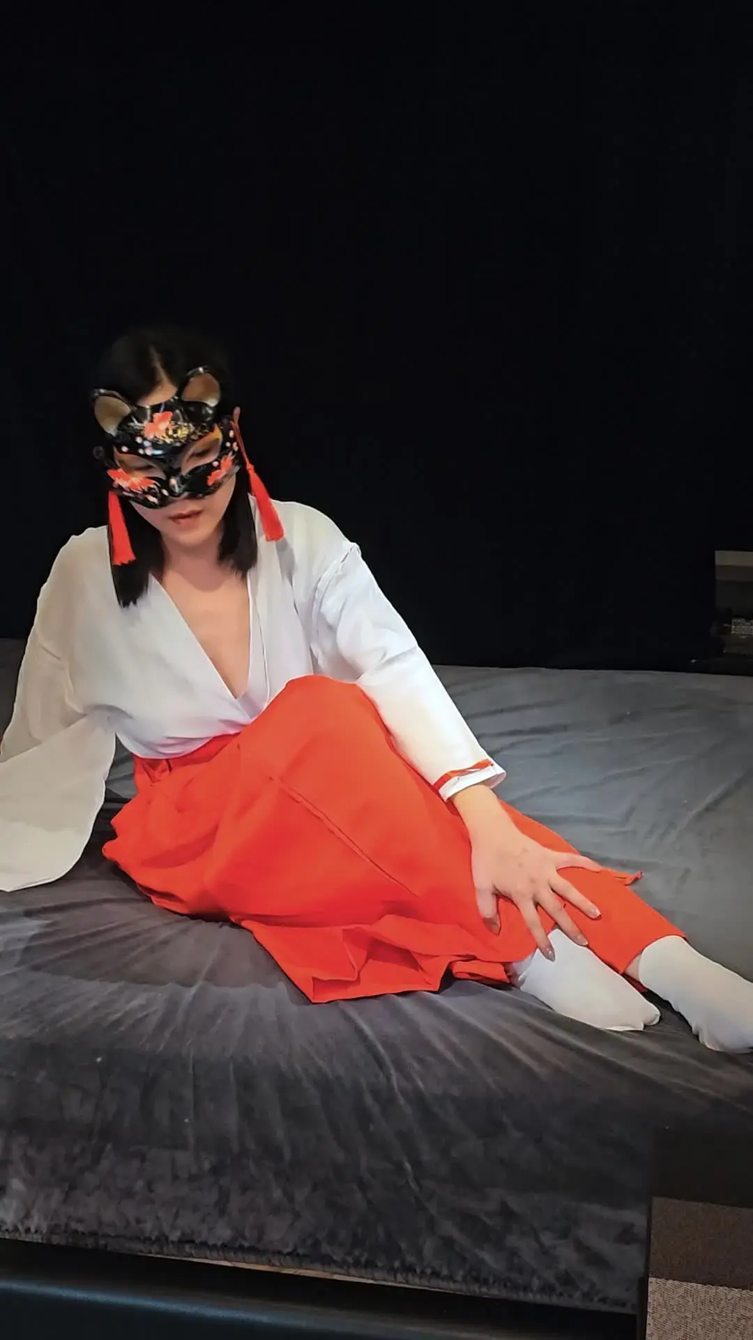 れいこNTR Diary「巫女の禁断自慰…♡ 神聖な衣の下で、指が聖域を滑る… 体が反って、声が漏れてしまう…」の投稿サムネイル