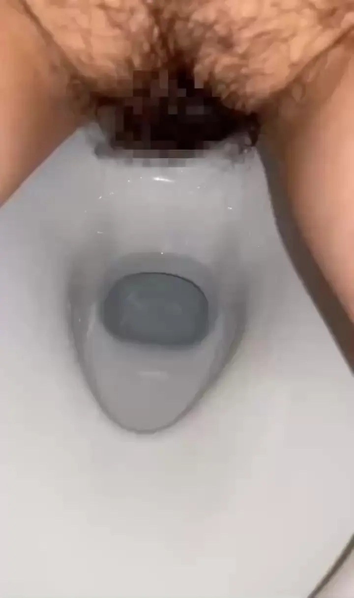 ぽぽぽ🌼(🥰女子大生の下着姿🥰)「ぽぽぽのおしっこ動画🥰」の投稿サムネイル