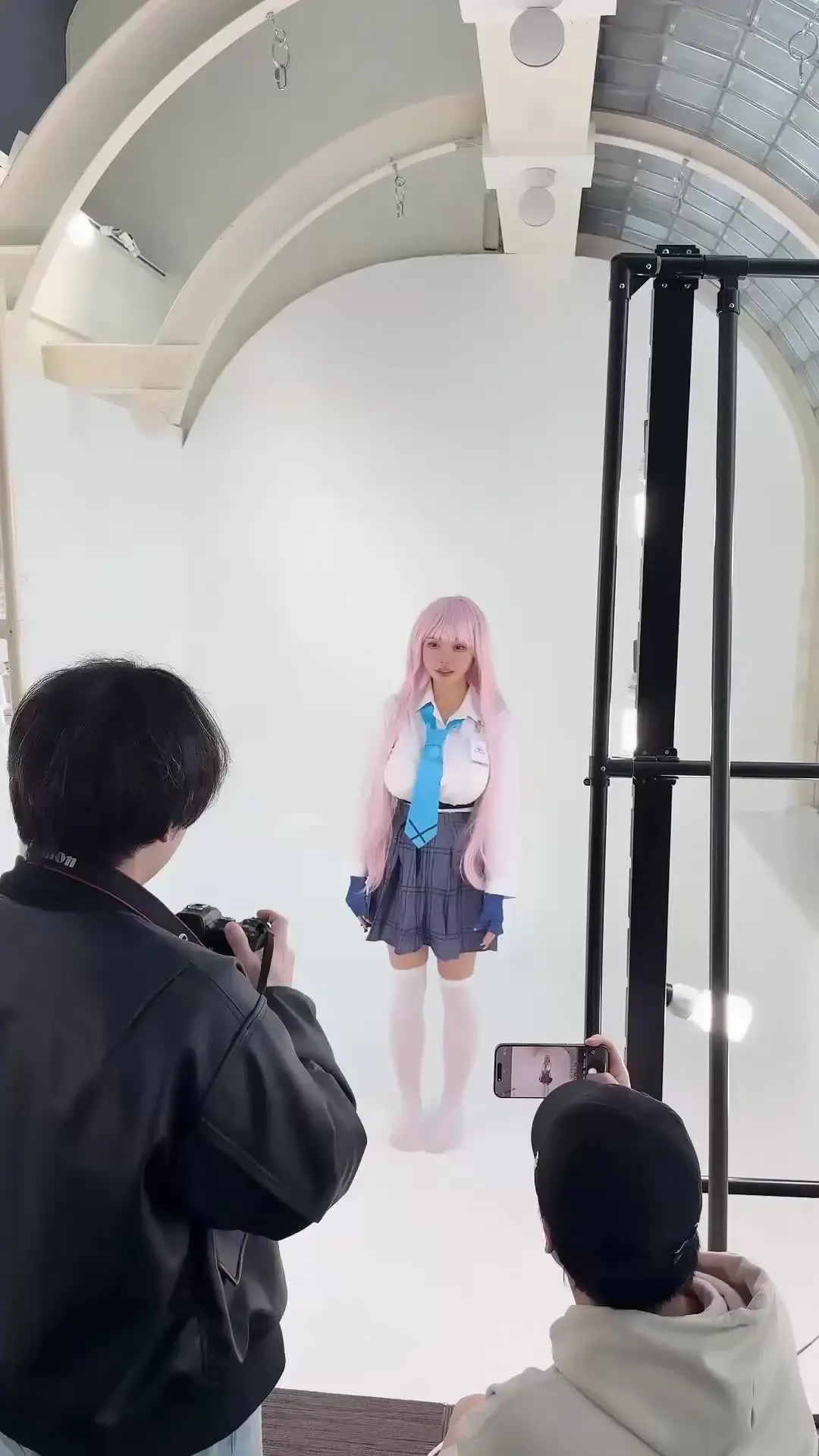 地上最胸Lカップの乙葉らら❤︎ 「3穴同時挿入されて 2穴同時潮吹きした4P事件 昨日、コスプレの撮影スタジオにて」の投稿サムネイル