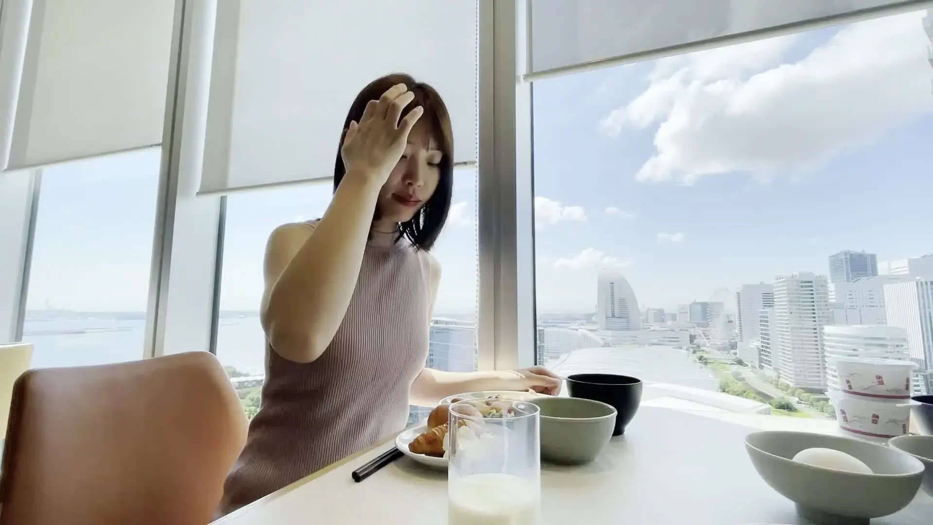 ✨奇跡の美巨乳✨ルナの性日記「前編に続いて、みなとみらい旅行2日目の様子をお届けします✨ 朝はホテルでゆっくりと目覚めて、クンニで起こされるところからスタート…🫣💕 旅行ならではの穏やかな空」の投稿サムネイル