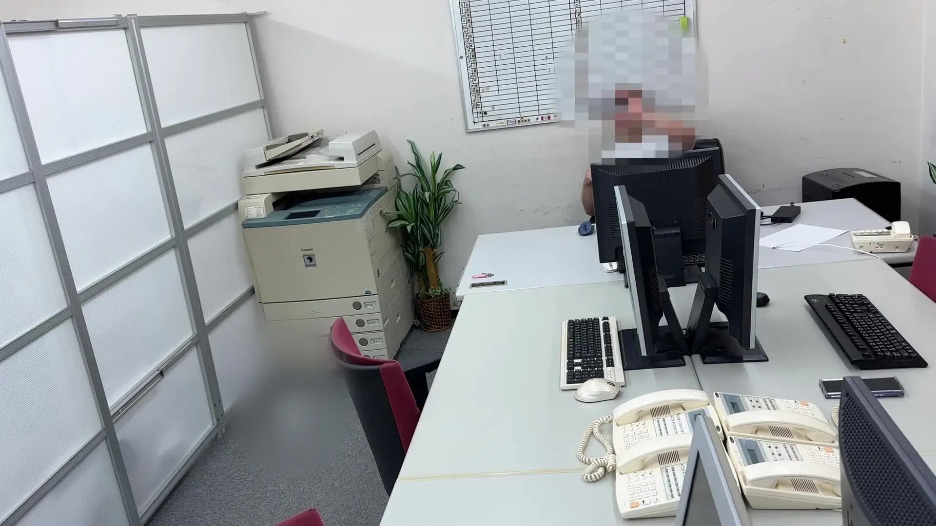 P活専門動画　サマースカイ（3日間で2日投稿中）「【セフレLJ〇をオフィスでやって男性社員にヤラせてみた】 オフィスラブ第二弾です 今回も２人収録で別視点アングルもふんだんに入って2時間収録です 大変お得になっ」の投稿サムネイル