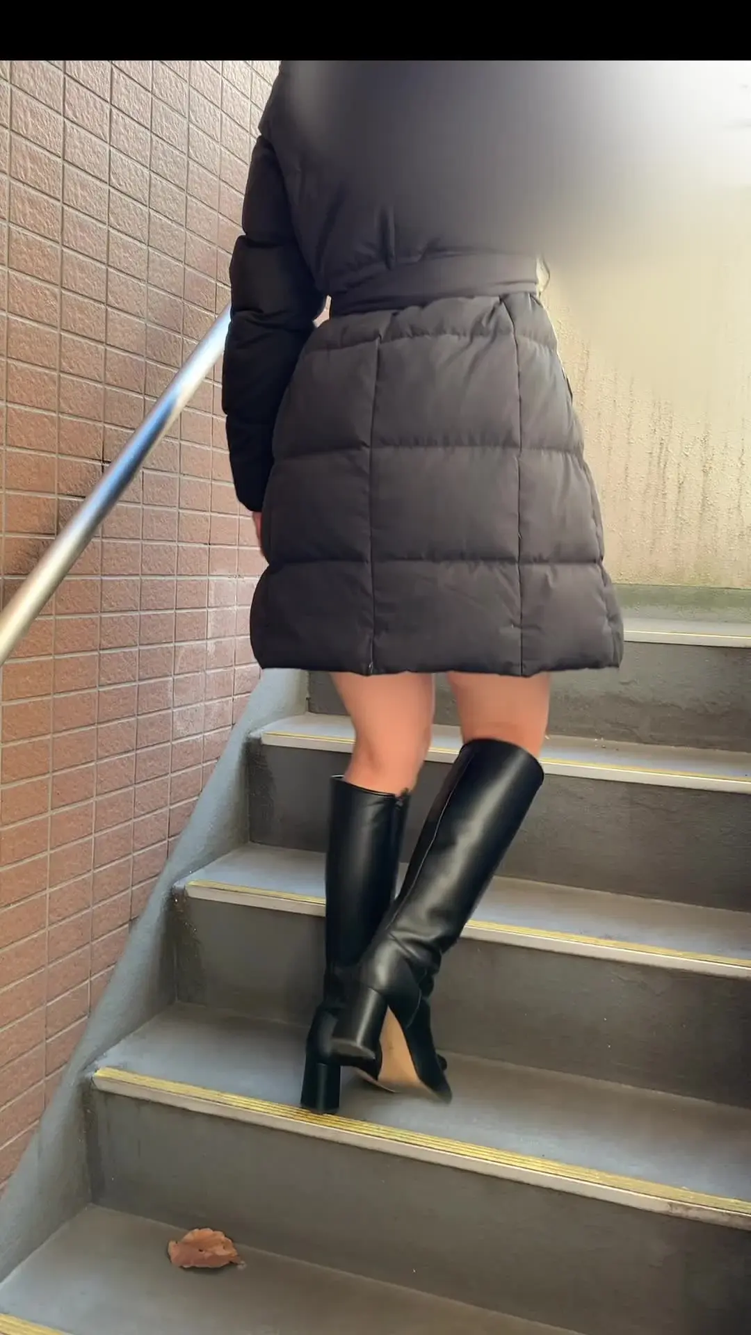 Maria's diary❤️「素人痴女が非常階段にM男を呼び出して立ちクンニしてフェラで搾精🥰」の投稿サムネイル
