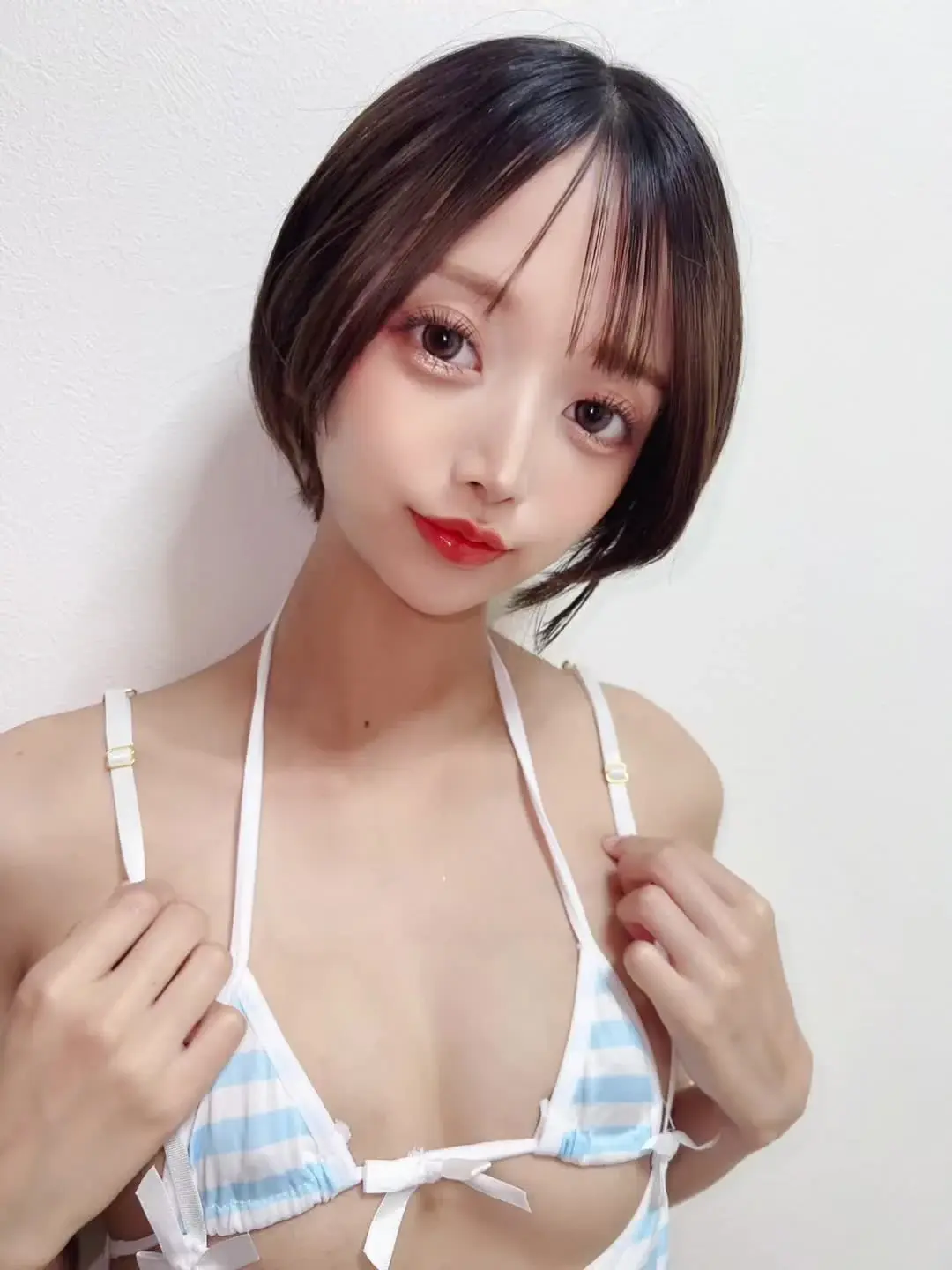 るい@人妻「昨日のマイクロビキニのお胸ゆさゆさ動画です ポチが見えちゃってる🥹💦笑」の投稿サムネイル