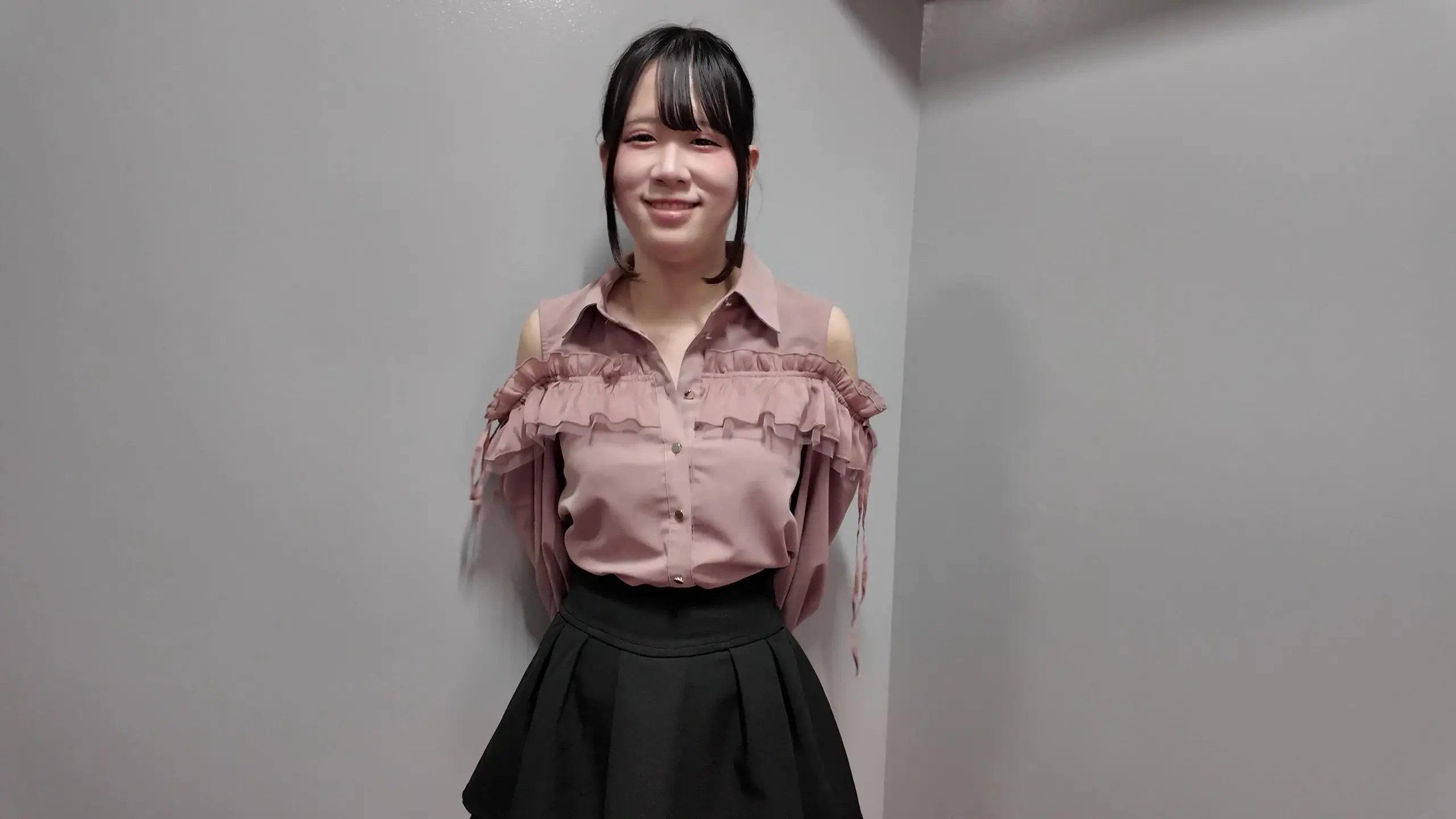 手コキ搾精女子「【本編顔出し】なつちゃん 18歳 地下アイドル

」の投稿サムネイル