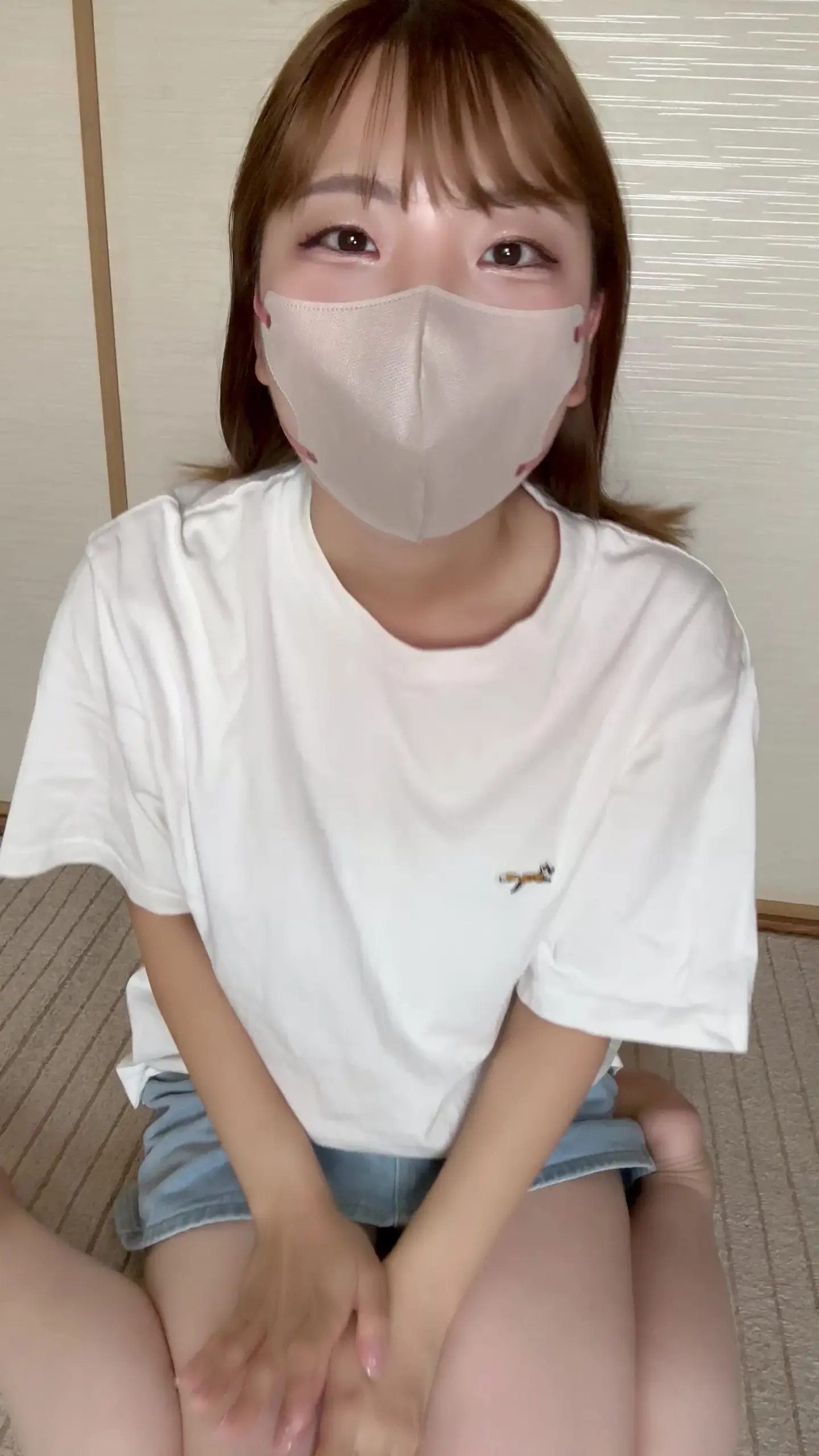 ひなみふぁみりあ「今までの動画は、けっこう広めにぼかしを入れてたんだけど… 今回の動画はぼかしなしです💕 隠してるのは、本当に見せられないところだけ」の投稿サムネイル