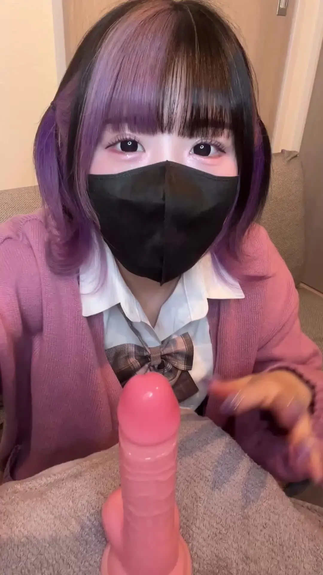 Gカップのちくわ【コスプレイヤーの裏側】🍩💛「制服コスプレだよ💕 【ちくわリンク】 〈X〉@tikuwa18h 〈SNSまとめ〉」の投稿サムネイル