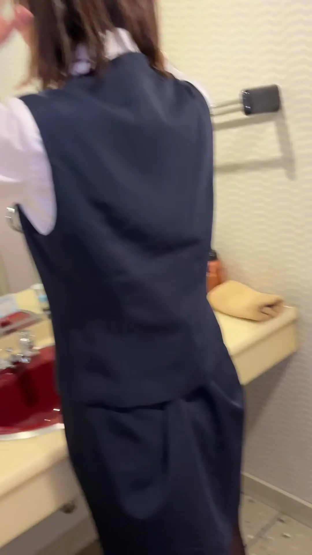 部下妻🐳「【部下に休日出勤を命令し、部下の嫁をNTR】 旦那に休日出勤を押し付けた上司に呼び出されたら、 体調不良でも快楽を優先する変態人妻りさ🐳」の投稿サムネイル