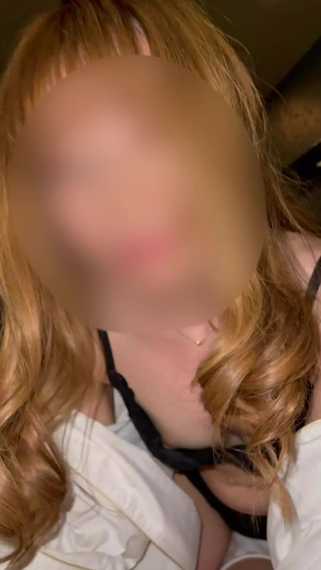 完全素人です❤️ハメ撮り、髪フェチ🍫「新妻、舐めてもいいの？そこ開けたら窓かな？開けてみる？ 露出にも興味が出てきたみたいです😍」の投稿サムネイル