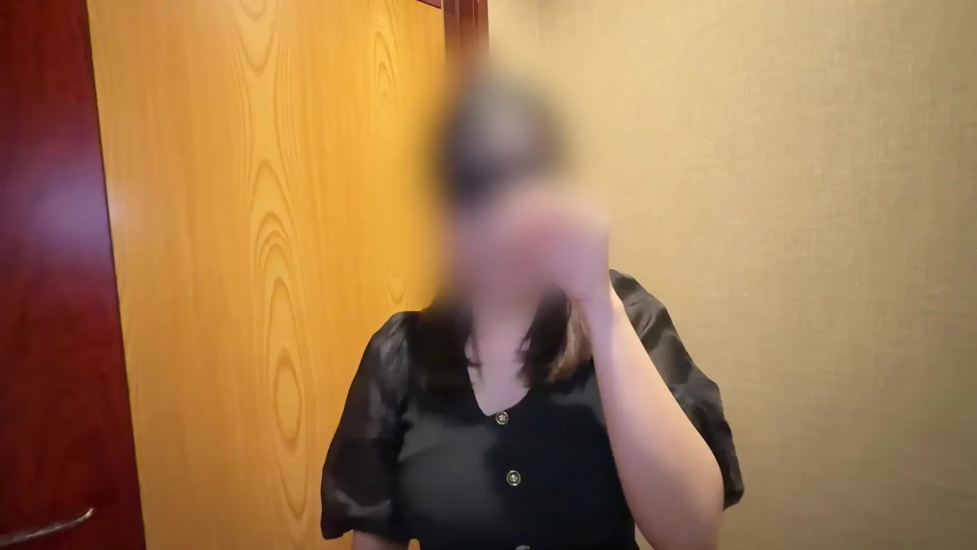 【巨乳　主観動画】じじのハメ撮り日記「彼氏持ちのHカップデリヘル嬢とプライベートでセックス。 好きな人しか中出しされたくないって言ってたけど中出し許されてしまいました。(半分外に出して半分中)」の投稿サムネイル