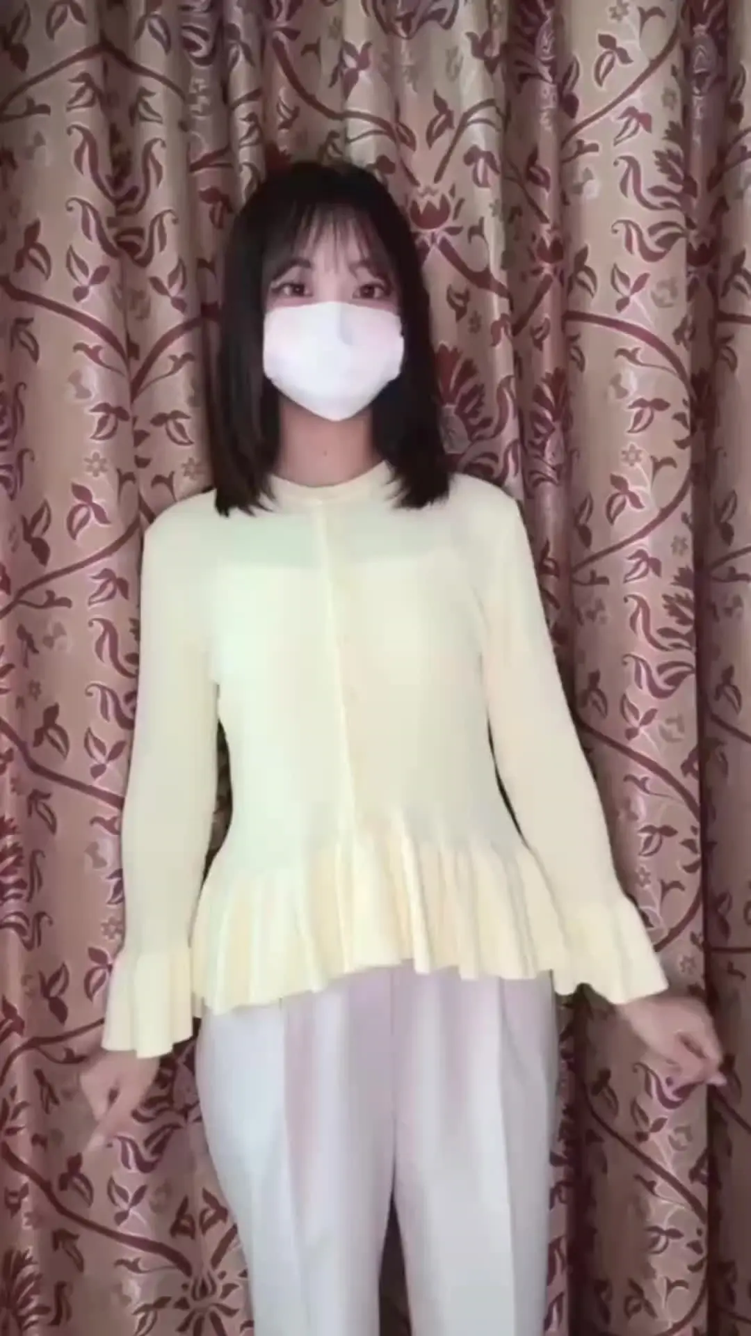 ゆう【素人えっちとっく動画】「■えっちとっく 普段からTikTokは見たり友達と撮っているとの事！ そんなさなちゃんにえっちとっく踊って貰いました。」の投稿サムネイル