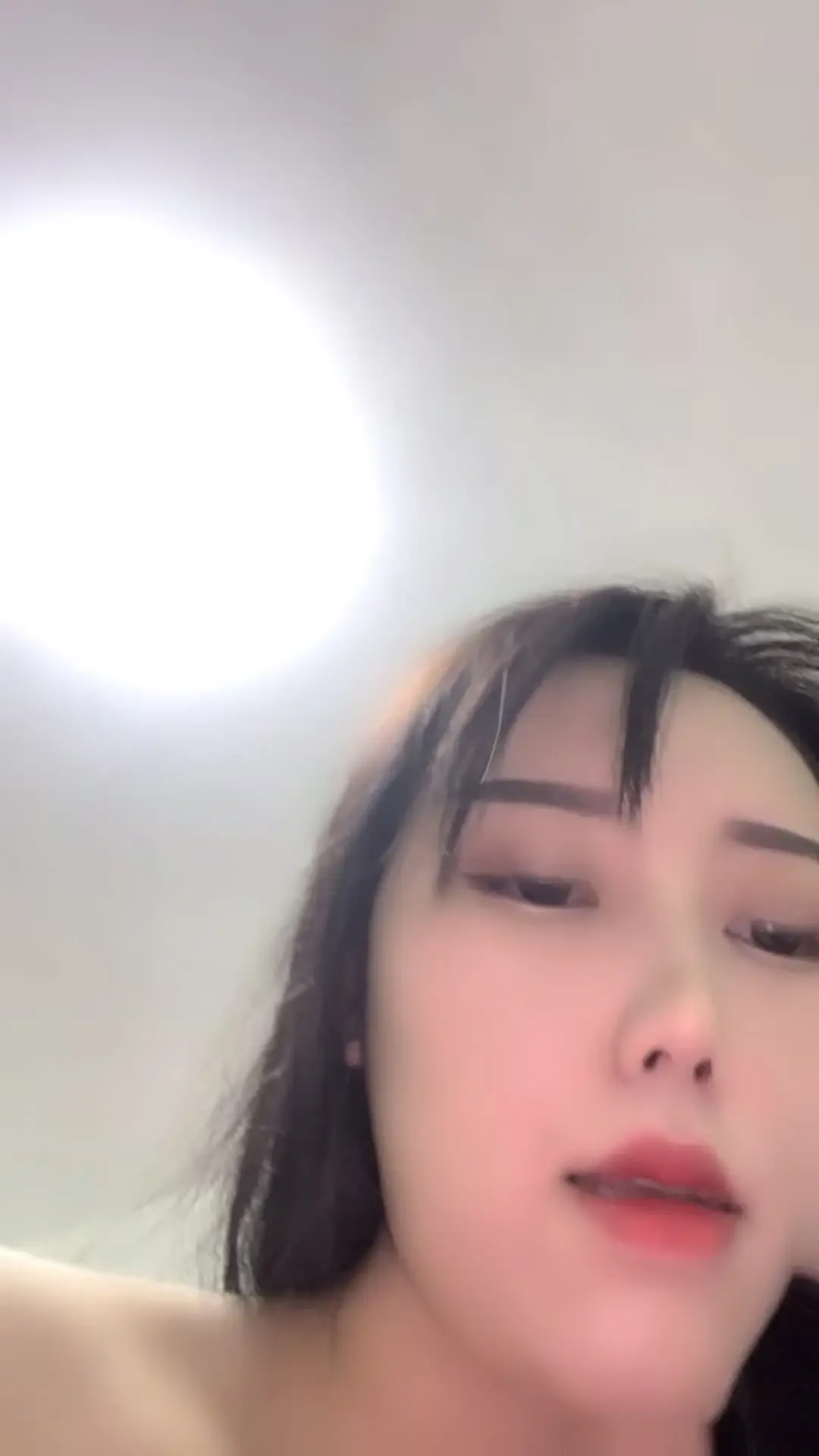 🖤💖万人の成人ライバーを厳選（国際動画）💖🖤「1. Gカップの女神で身長178cmのベイビーがアウトドアで～最高の大バスト、超すごい！」の投稿サムネイル
