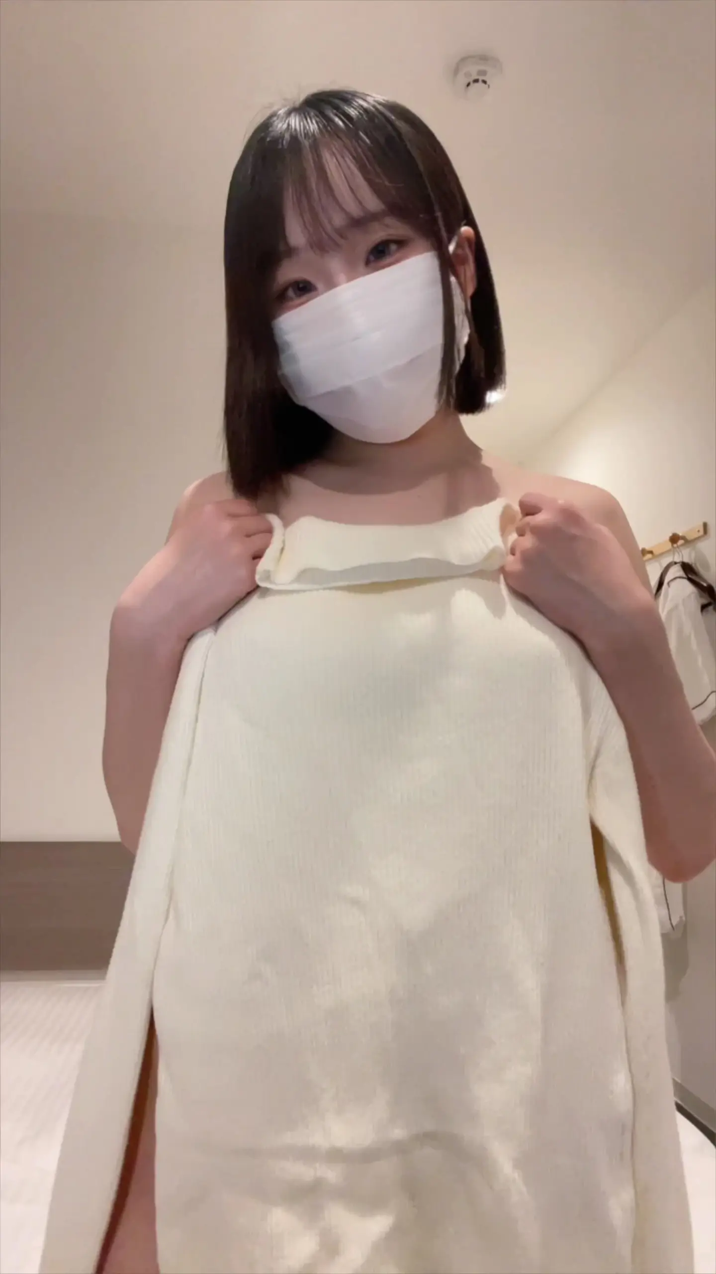 【色白マシュマロ美乳】さな｜女子大生「【女子大生のひみつ時間】 静かな空間で、 呼吸がゆっくり変わっていくのとか、 自分でも気づかない表情になってるかも…。」の投稿サムネイル