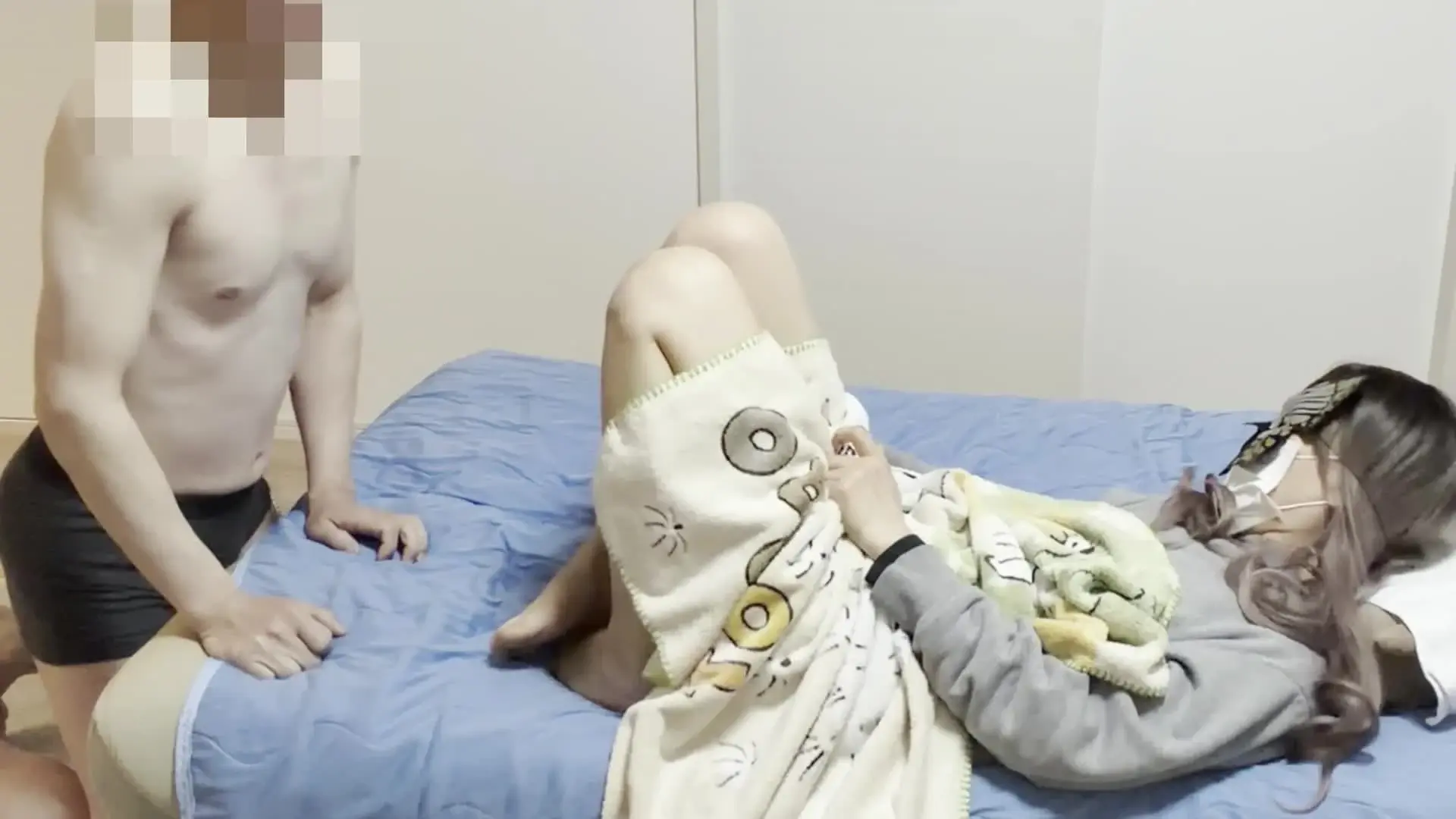 マロン奥さま「【人妻✖️クンニ】 舐め好き必見‼️ ※動画内には生活音（洗濯機やヒーター音）が入っていますので気にならない方はご視聴ください。」の投稿サムネイル