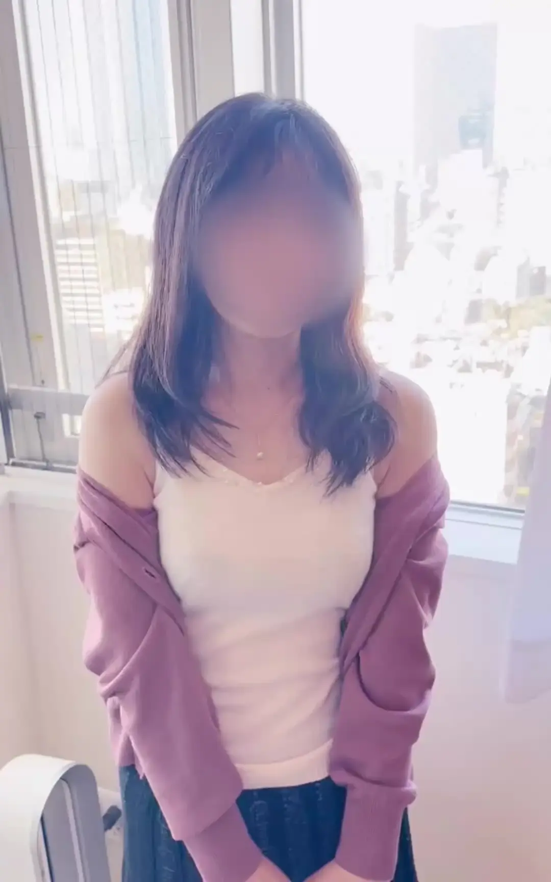 人妻 れいな - コスプレ生中出し「また彼の部屋に連れ込まれちゃいました💕」の投稿サムネイル