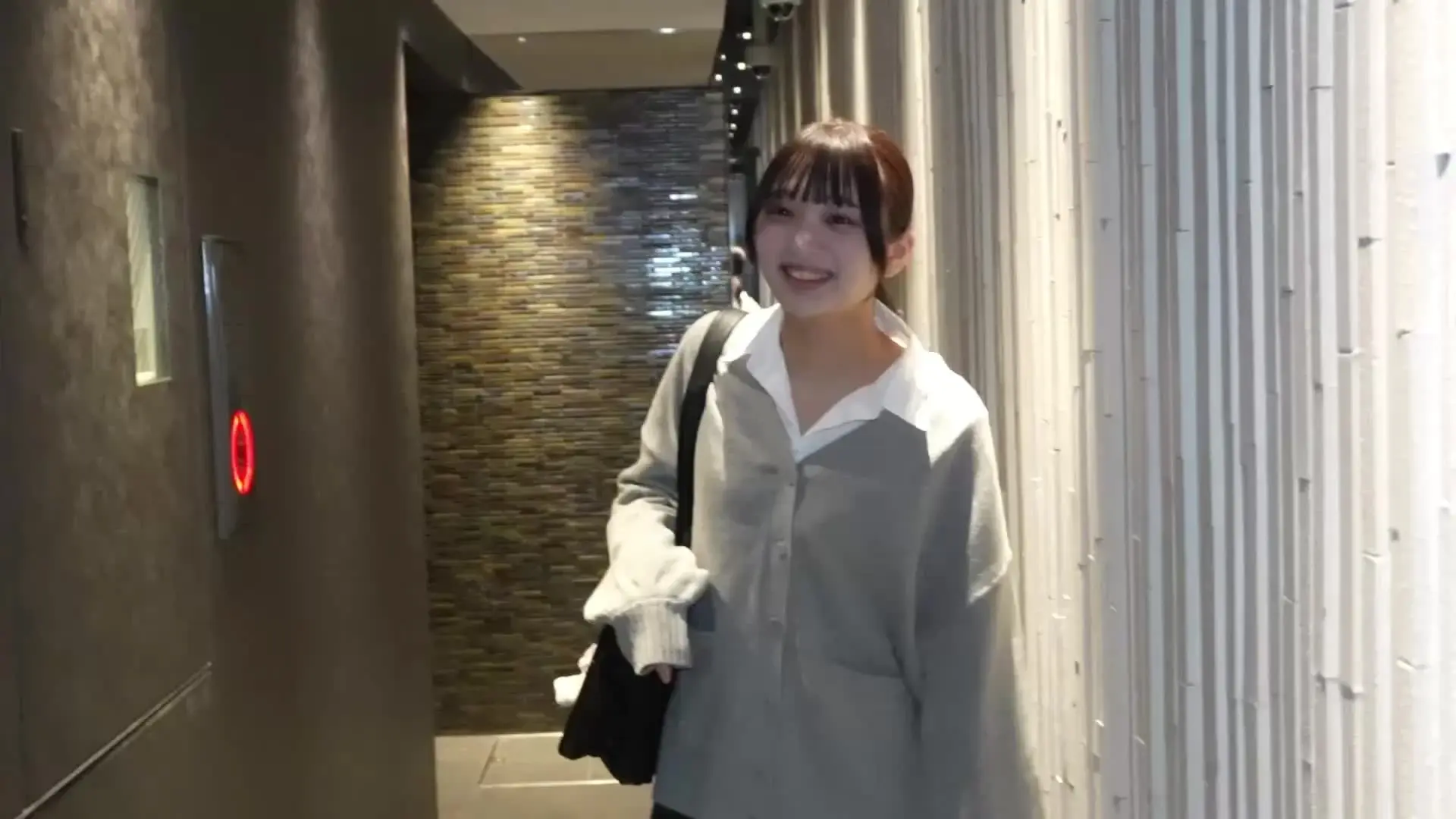 けんと。「(本編1:29:36) ーーーーーーーーーーーーーーーーーー 半年で10人以上から告られる彼氏持ちの現役L◯Kちゃん」の投稿サムネイル