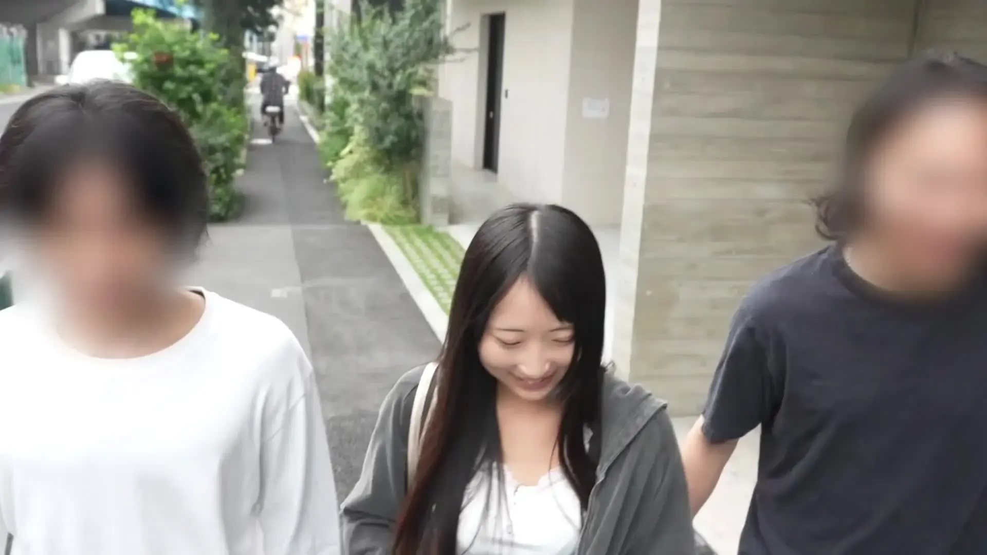 けんと。「"完全顔出し"『近所のパン屋で働く彼氏持ちの女の子と複数中出し密会』」の投稿サムネイル
