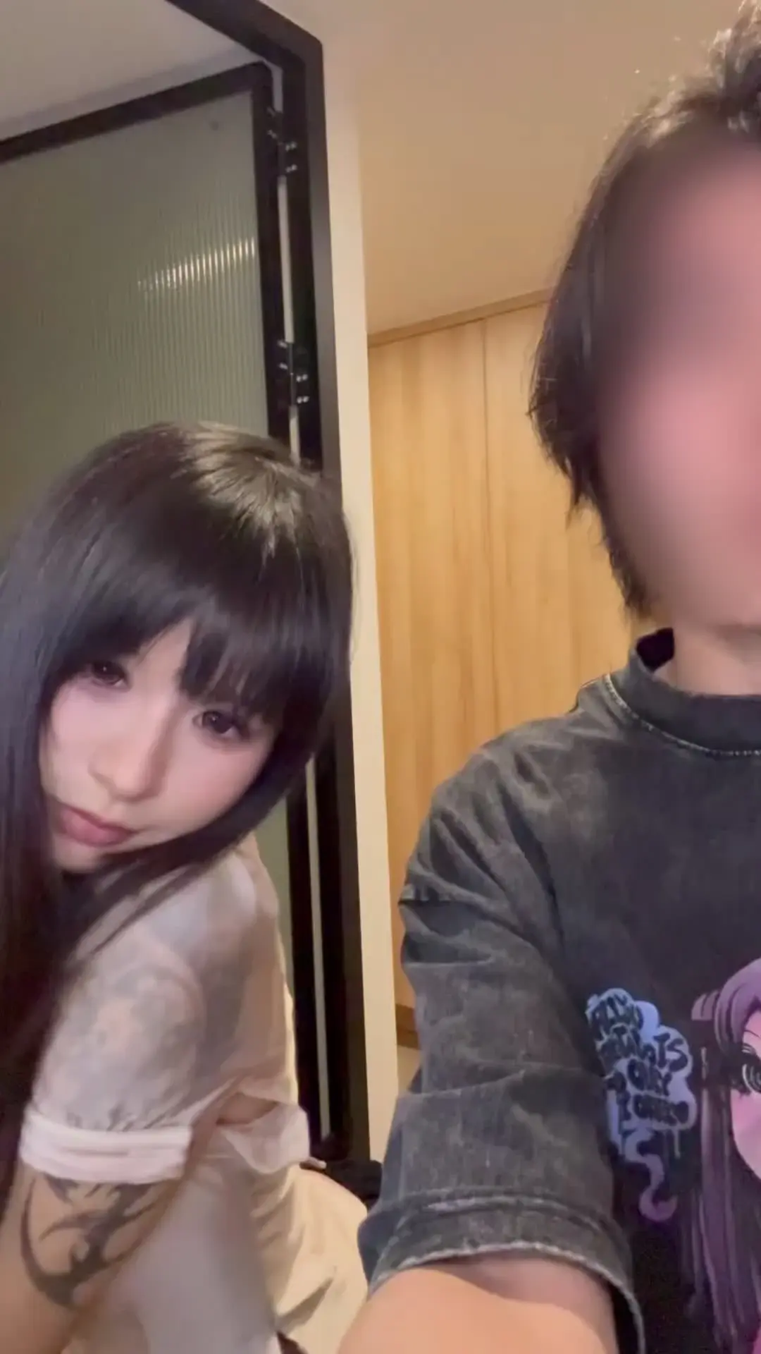 佐藤ゆきやとSNSで話題の美女たち「台湾人のタトゥー美女とえっちしてきた！」の投稿サムネイル