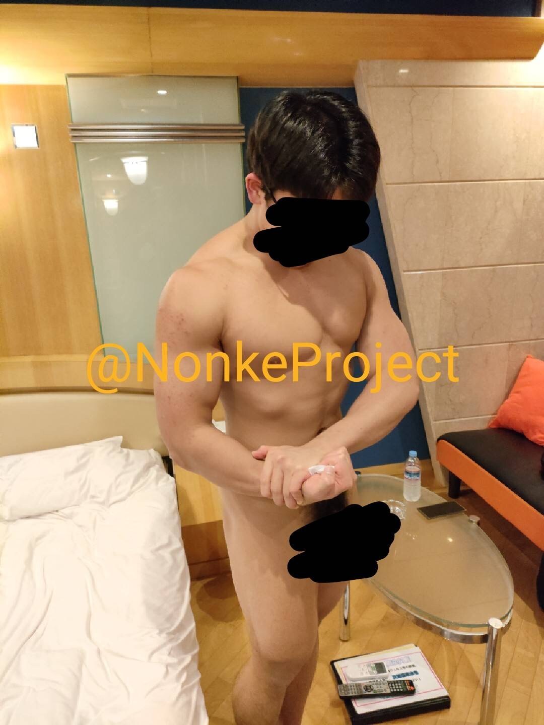 本日週5でジム通いしてるマッチョノンケ君の人生初の生SEX&中出しSEXの撮影でした！ sample 1