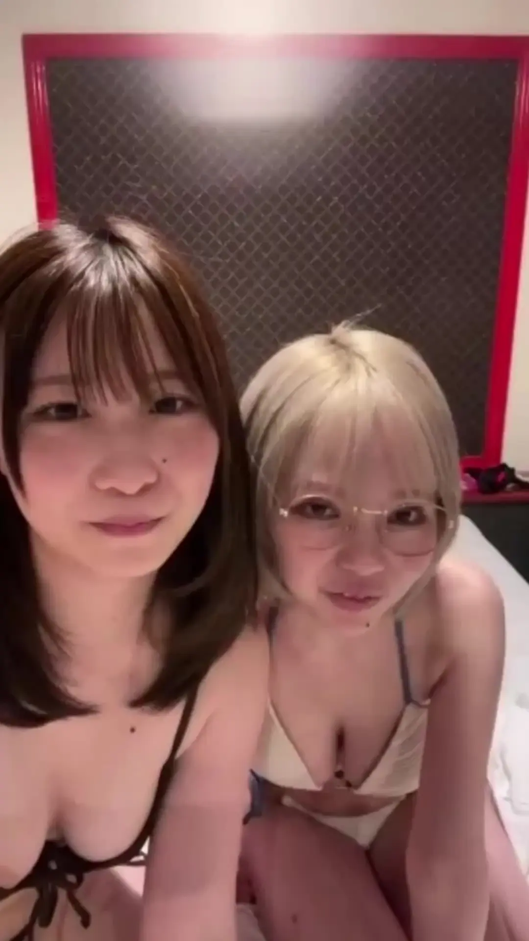 あみぱんまん「Tiktok登録者36万人の元AV女優に、髪わしづかまれて死ぬほどいかされた配信の録画です.ᐟ.ᐟ」の投稿サムネイル