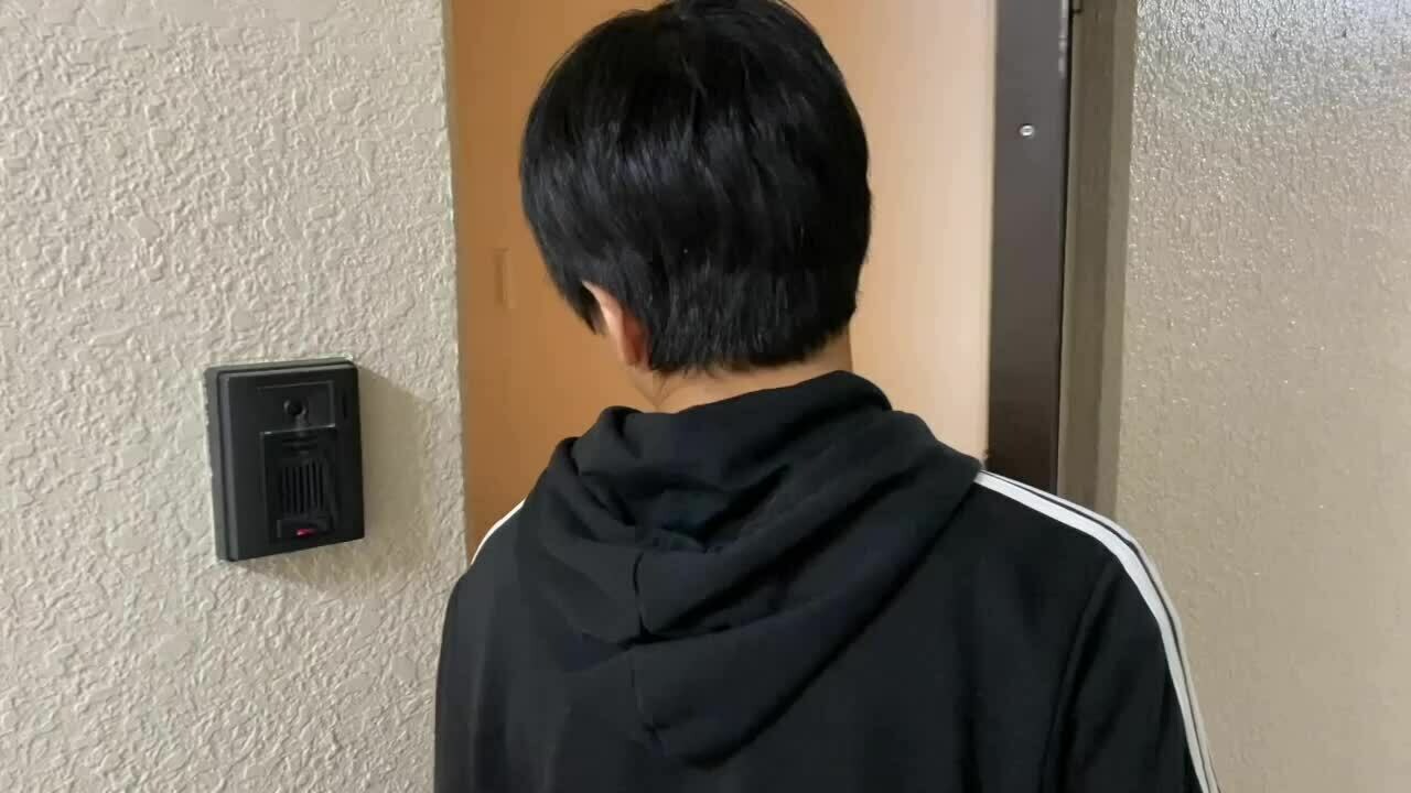 玄関で目隠し待機している、ふーたくん！ sample 1