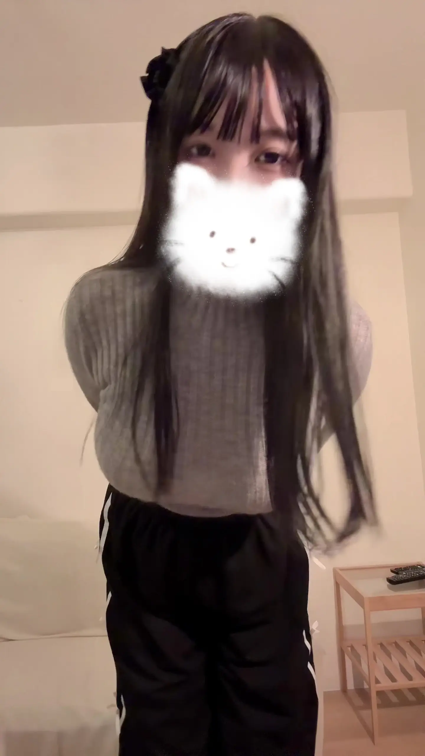 あーにゃ🐈‍⬛🎀「【初めてのえっちとっく】 丸見えな私服でえっちとっく撮っちゃった🫣 まだ載せるかどうかすっごく悩んでるから」の投稿サムネイル